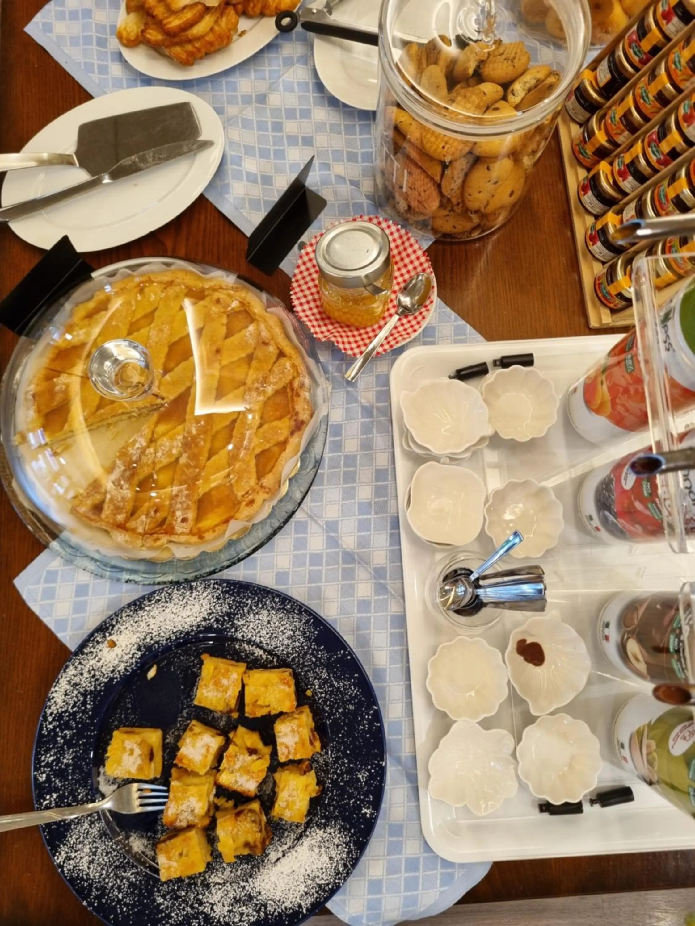 Breakfast in Hotel Vittoria