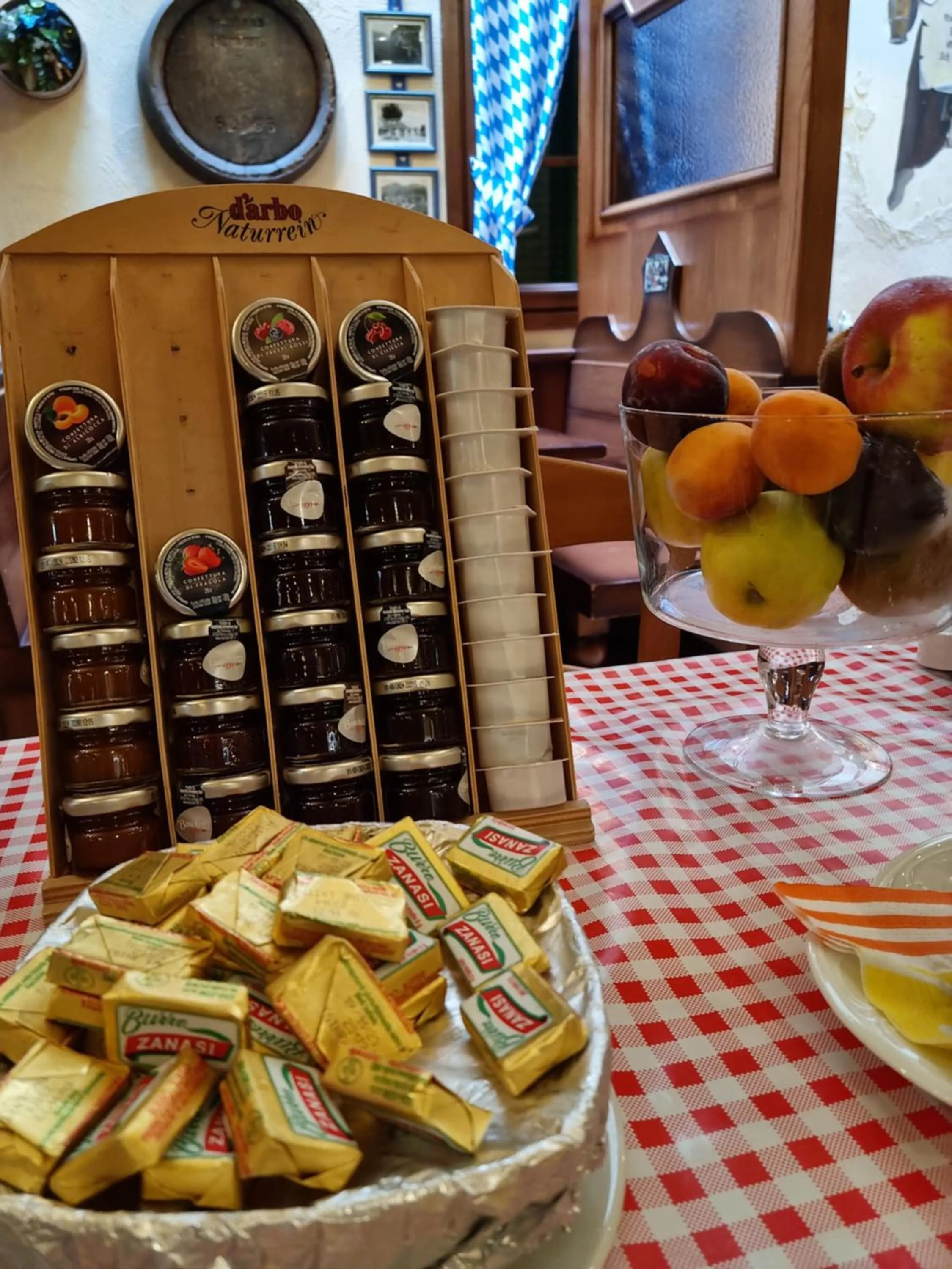 Breakfast in Hotel Vittoria