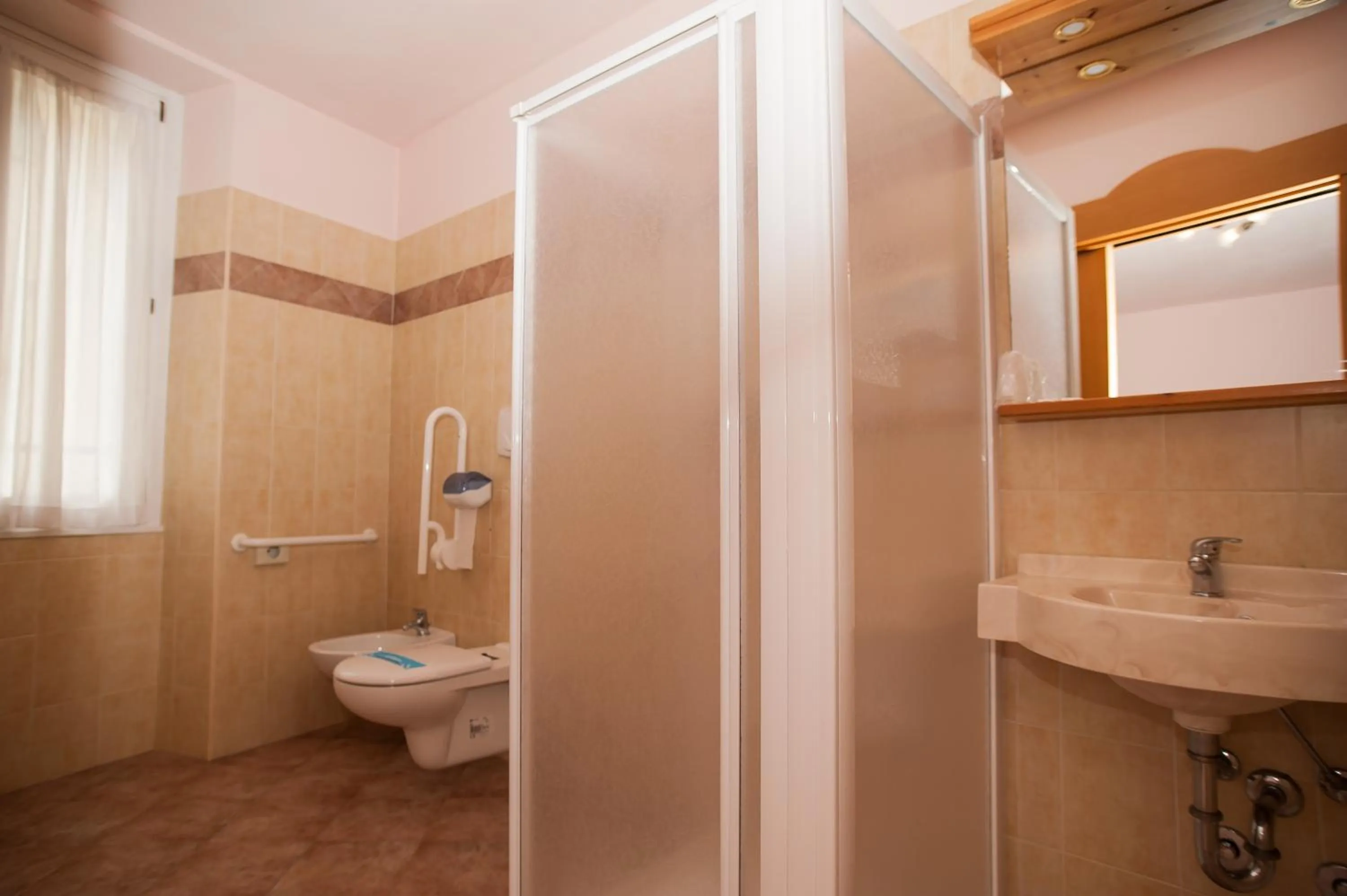 Shower in Hotel Vittoria