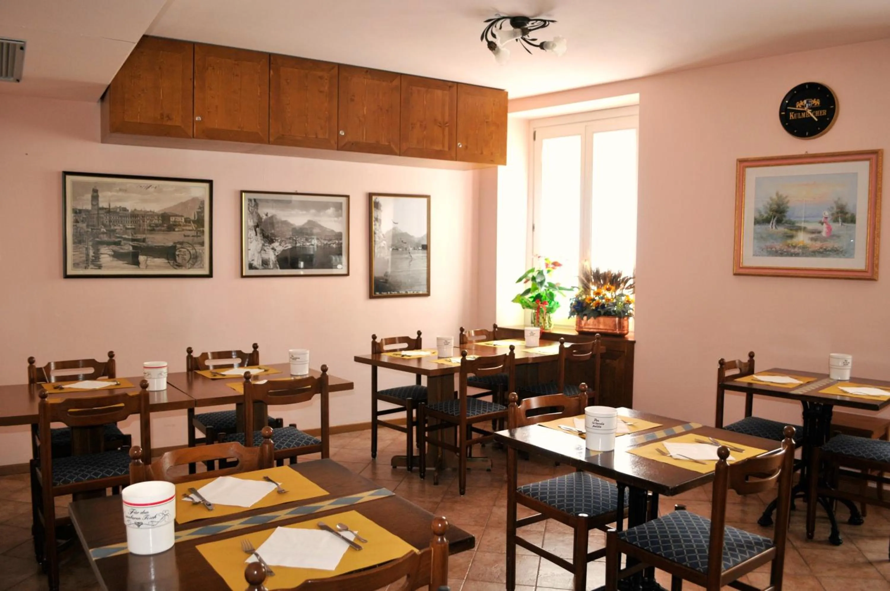 Buffet breakfast in Hotel Vittoria