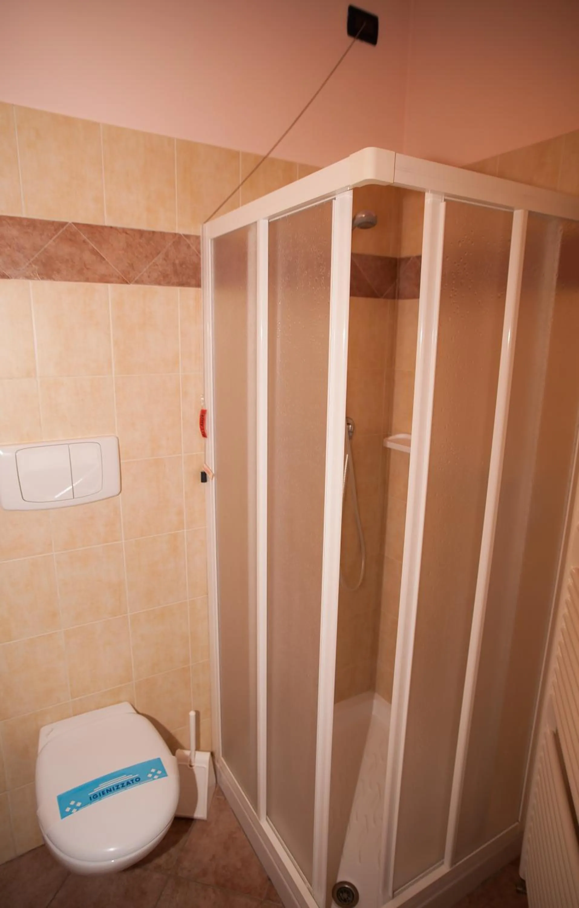 Shower in Hotel Vittoria