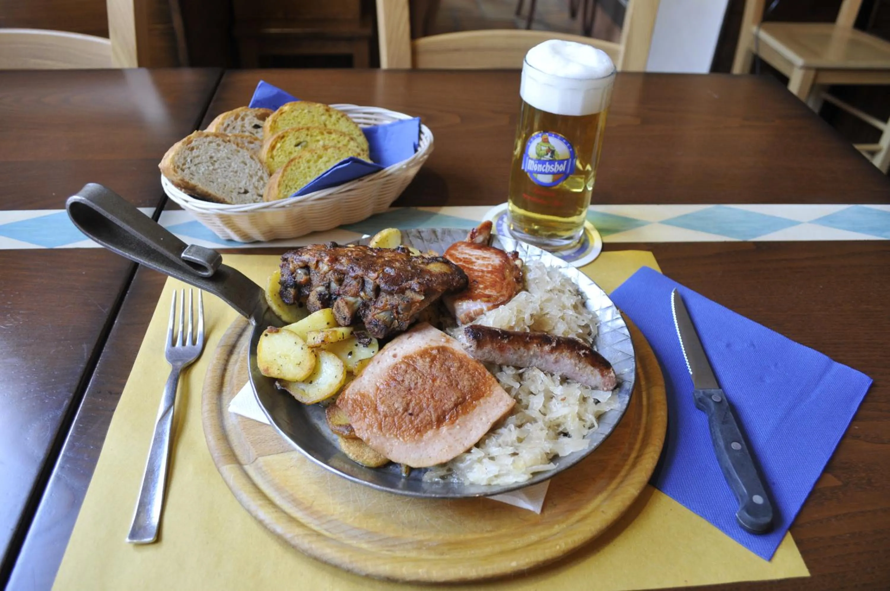 Restaurant/places to eat in Hotel Vittoria