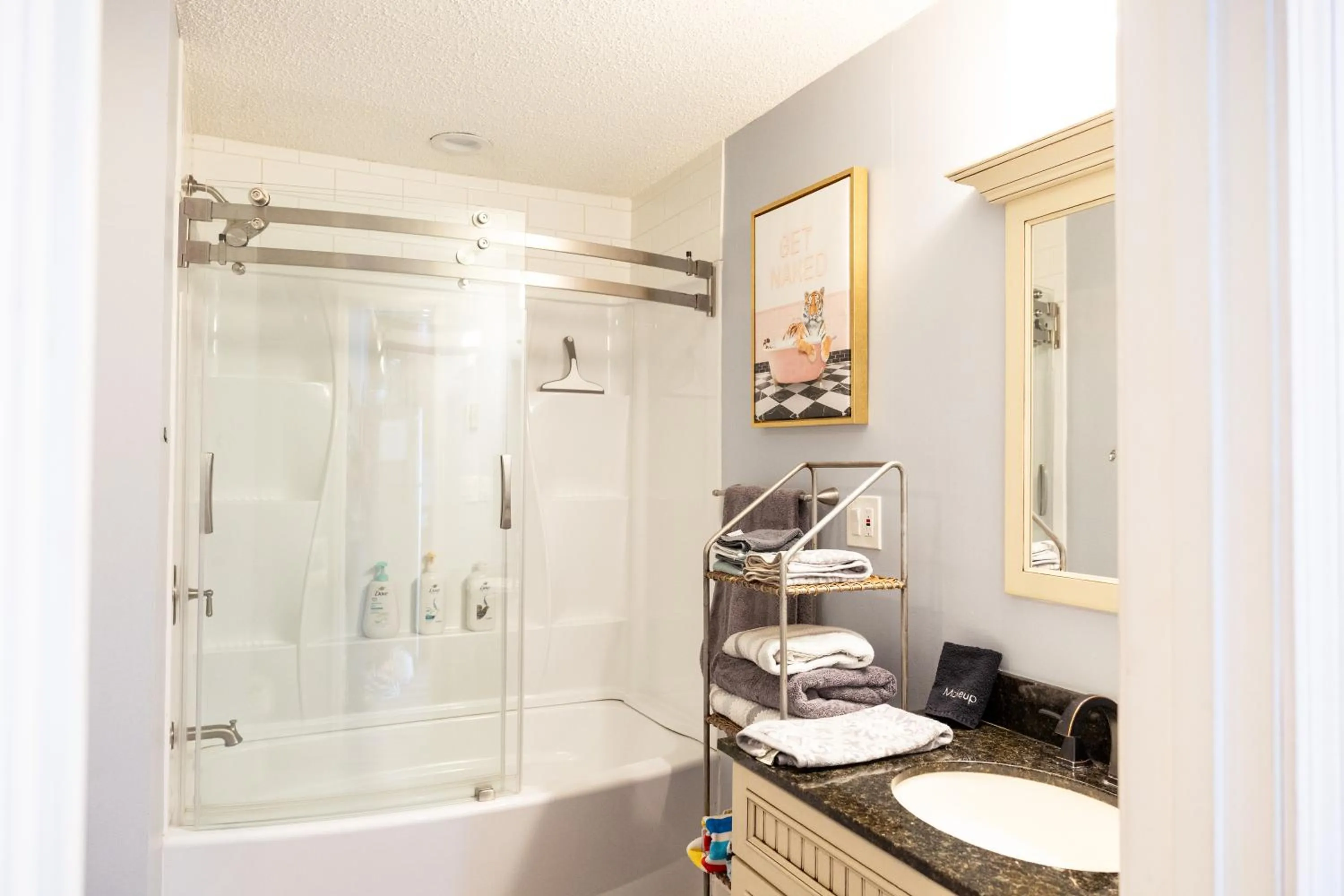 Bathroom in White Mountains Getaway with amazing views!
