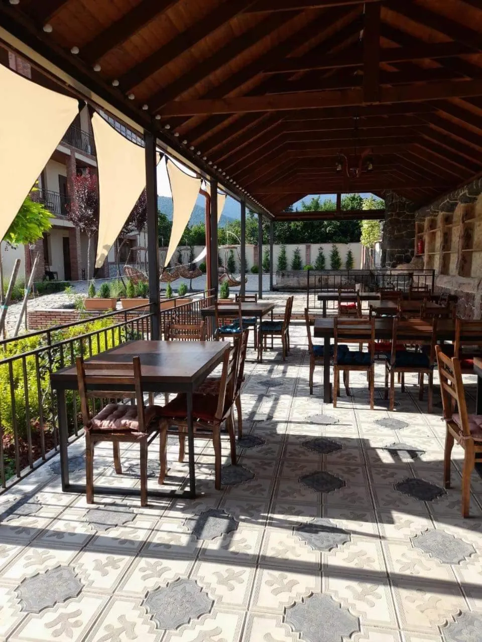 Restaurant/places to eat in Villa Vitis
