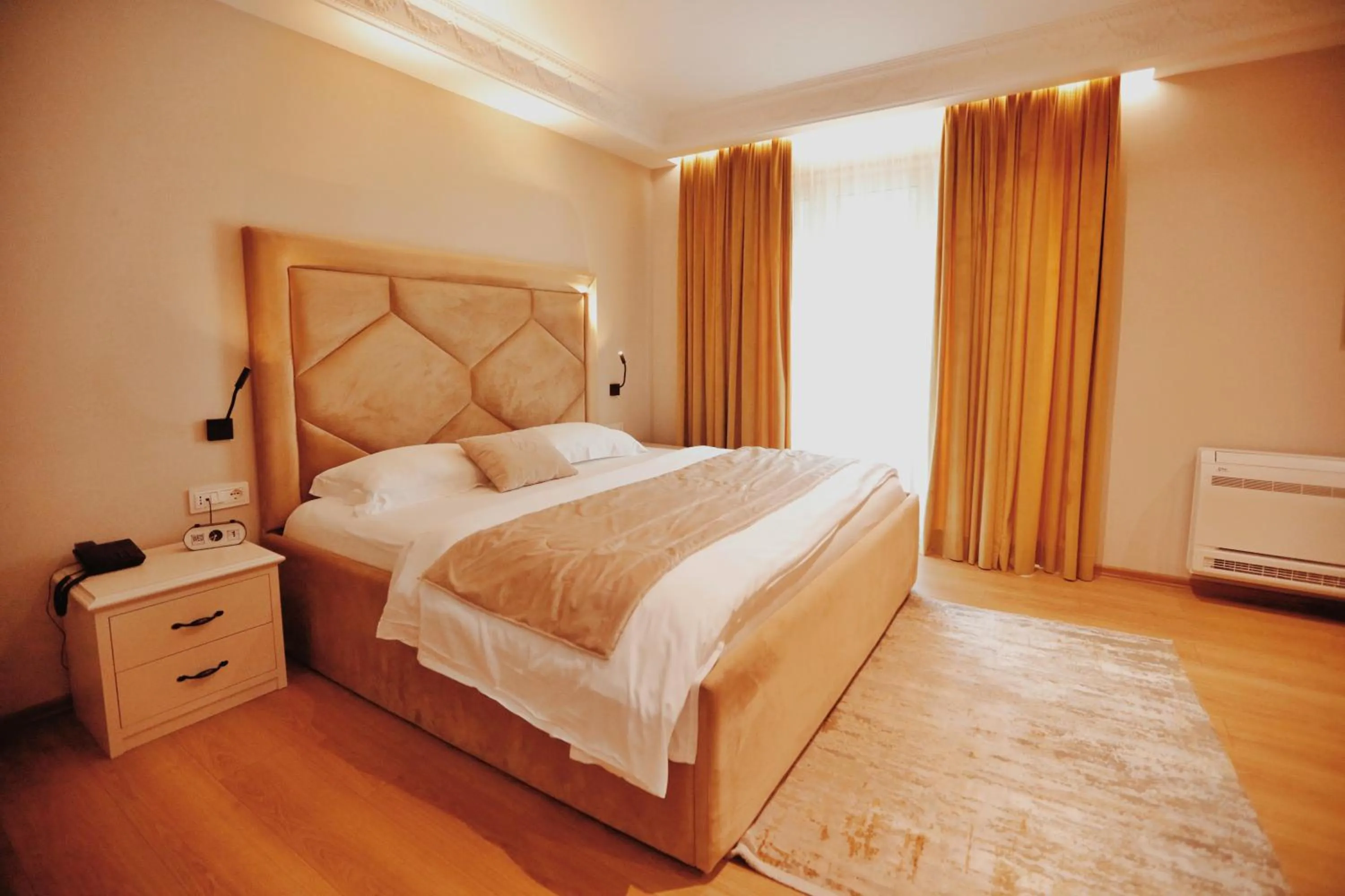 Bedroom, Bed in Grand Mirage