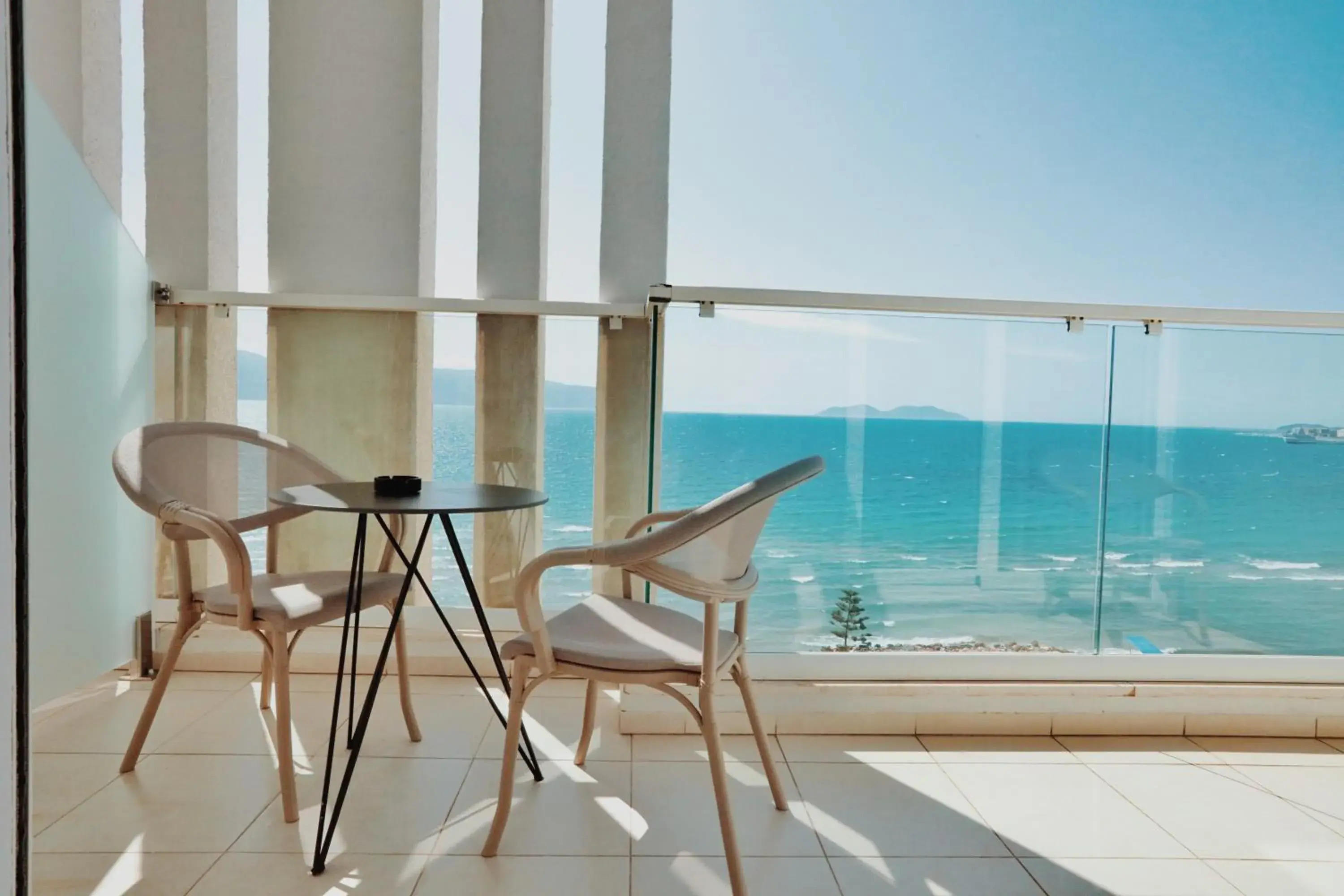 Quadruple Room with Sea View in Grand Mirage Quadruple Room with Sea View in Grand Mirage