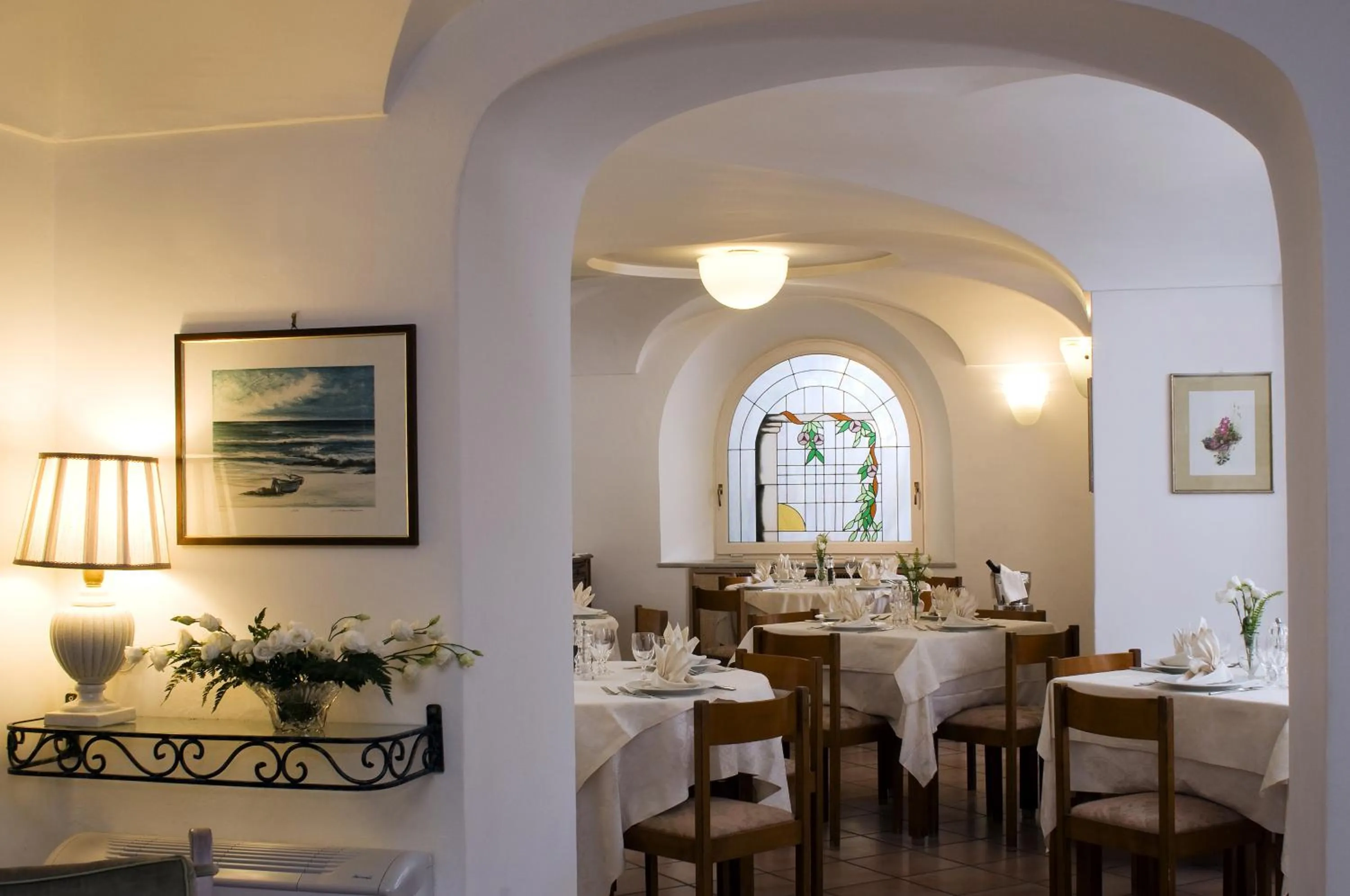 Restaurant/places to eat in Hotel Villa Angelica