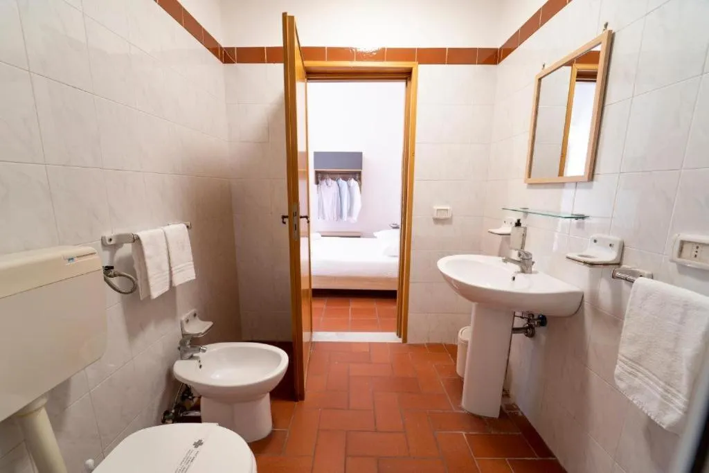 Ballaro' Hotel - Budget Room