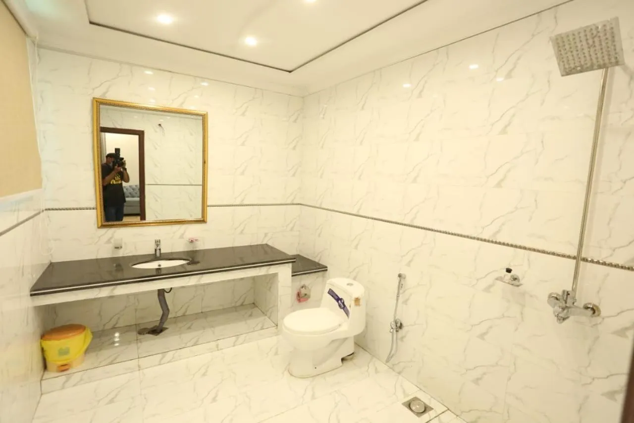 Bathroom in Grand Swiss Hotel&Apartment Lahore