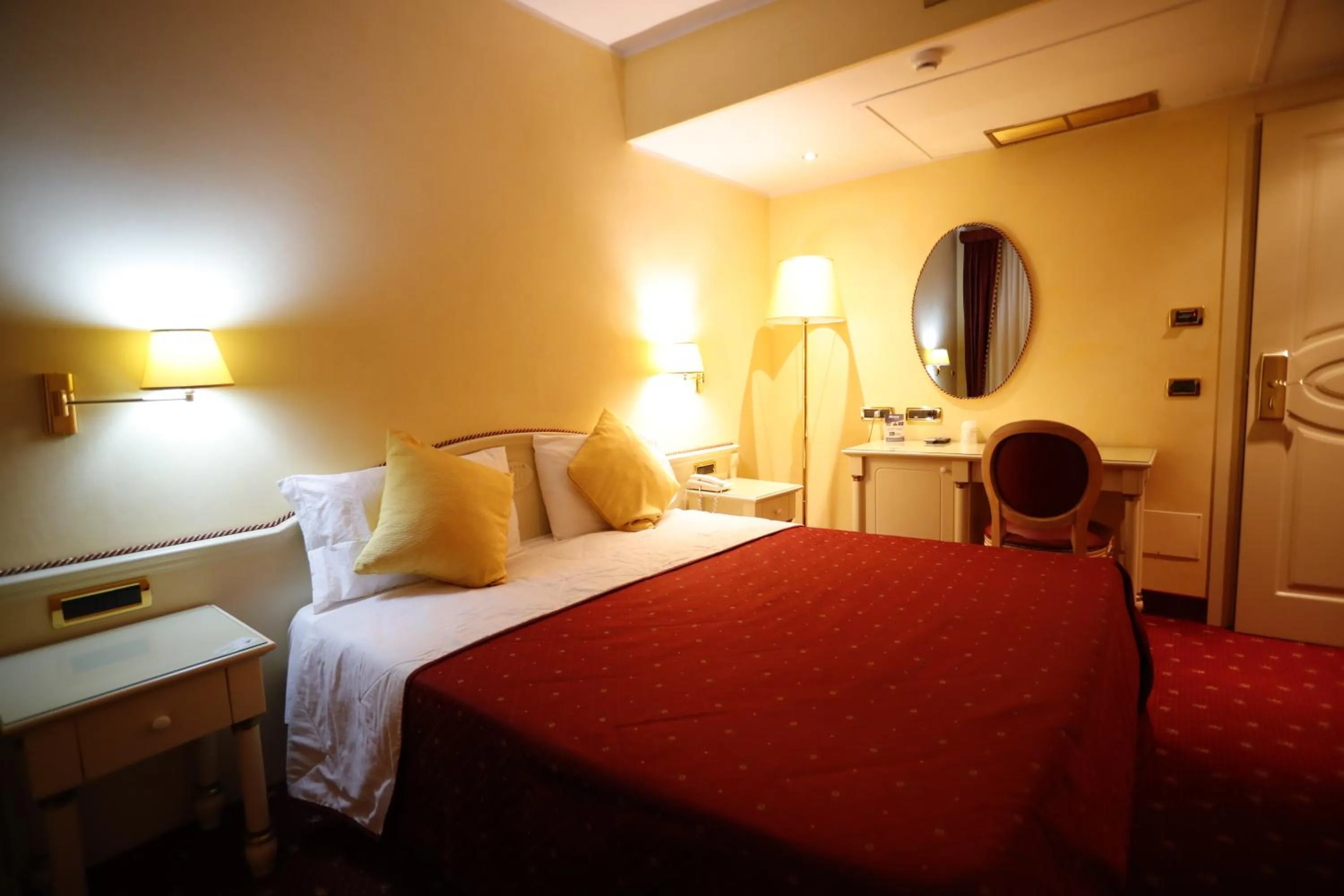 Bed in Grand Hotel Osman