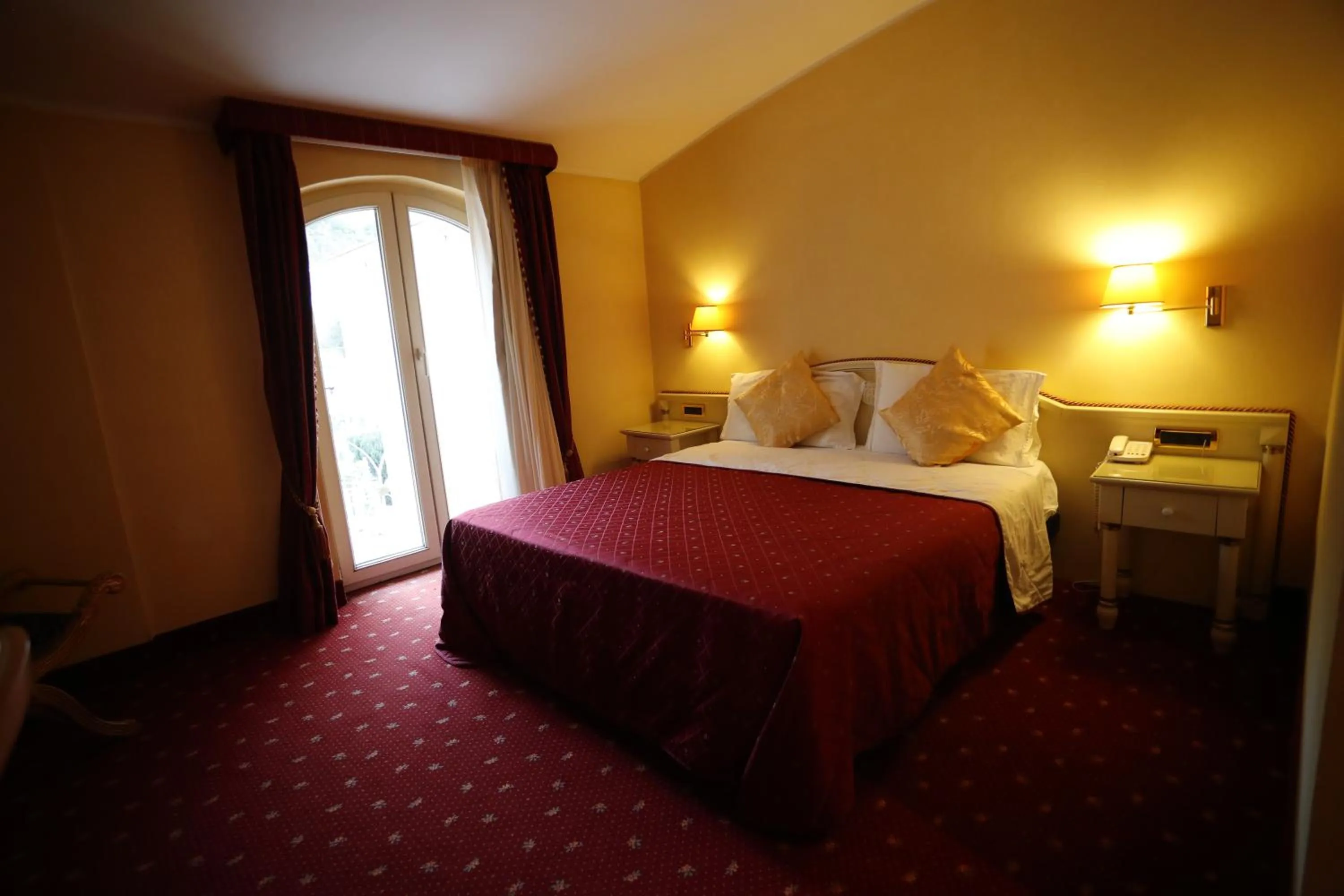 Bed in Grand Hotel Osman