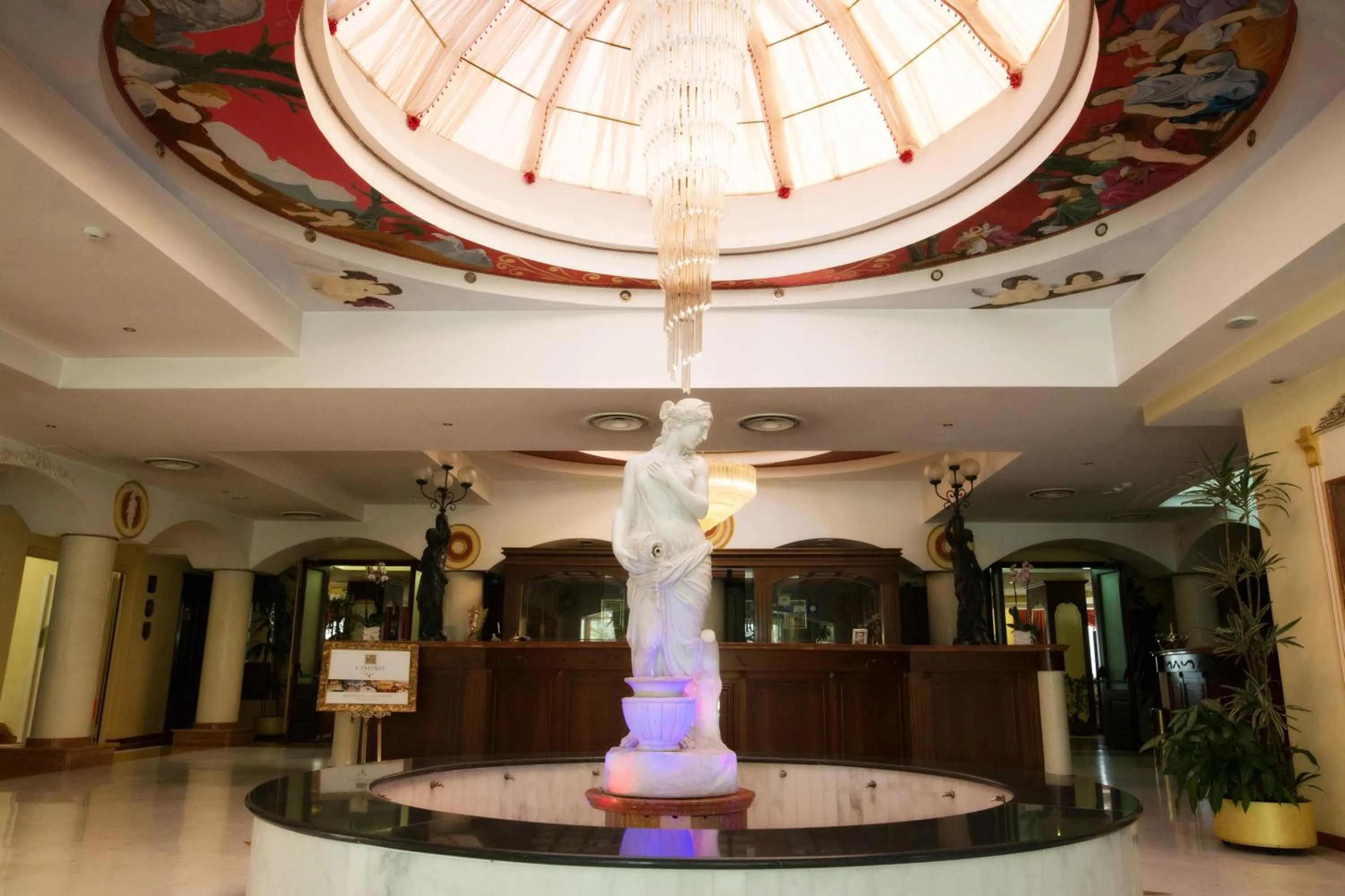 Communal lounge/ TV room in Grand Hotel Osman