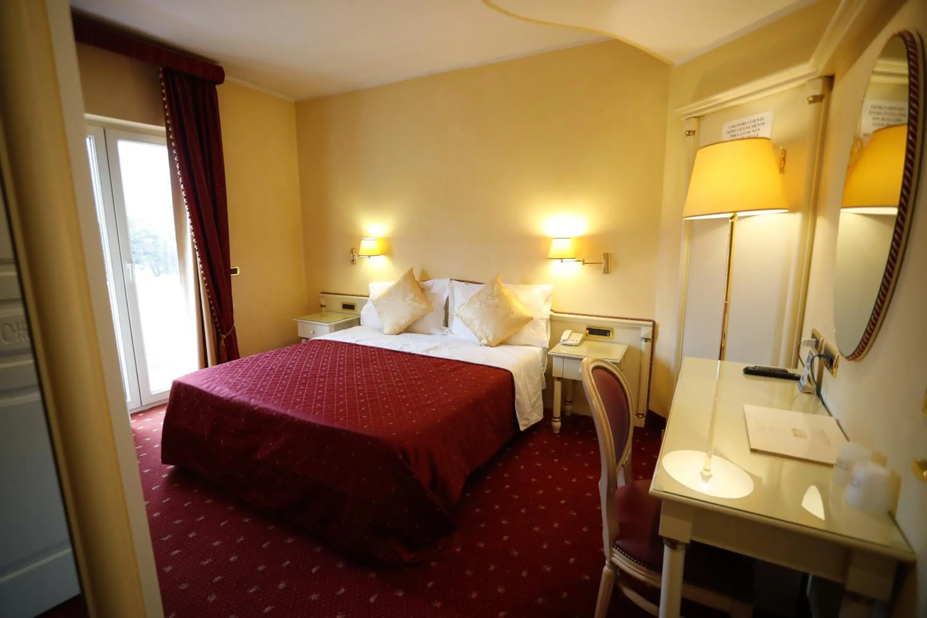 King Room in Grand Hotel Osman King Room in Grand Hotel Osman