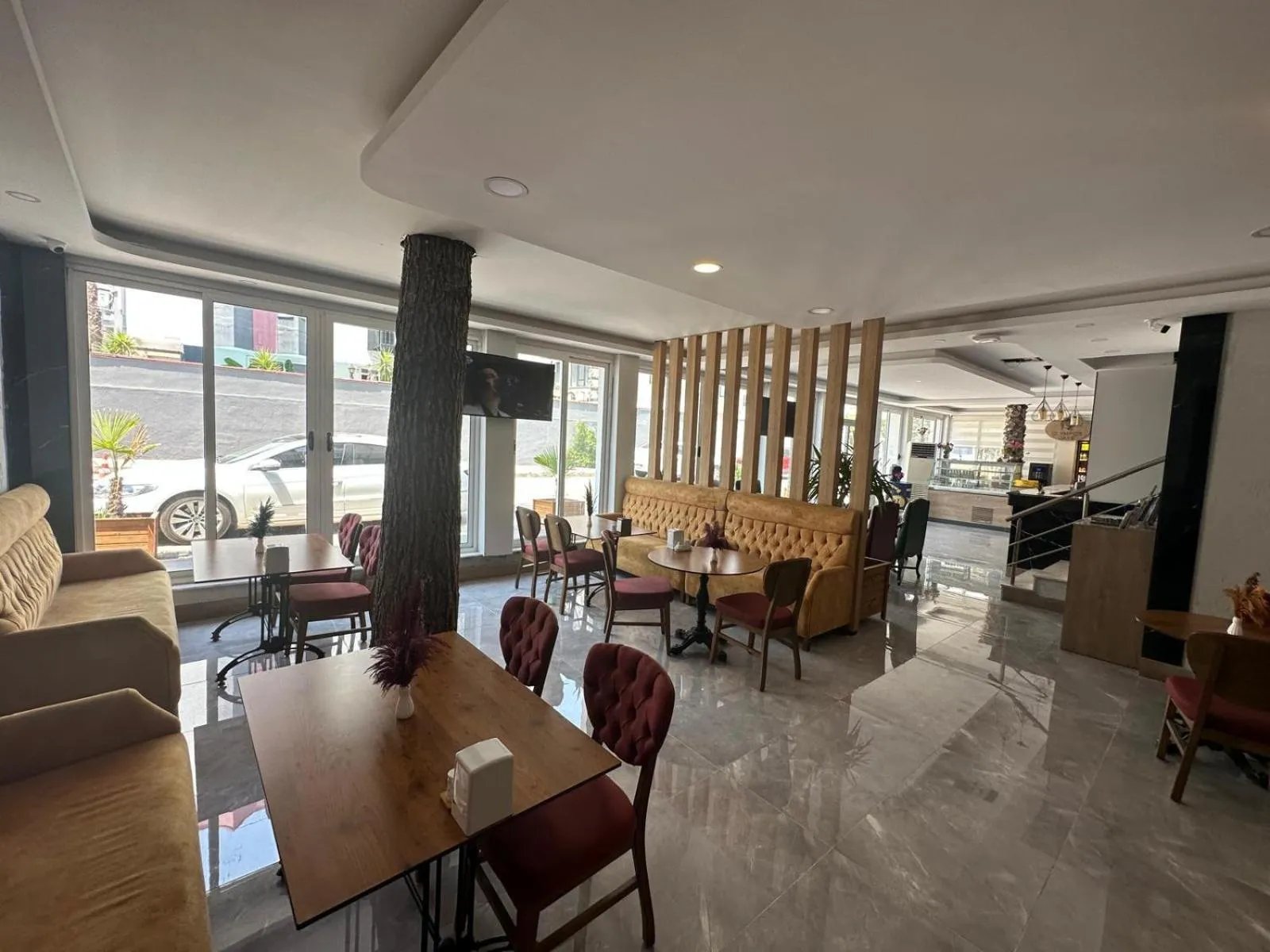 Restaurant/places to eat in DIONISUS LARA