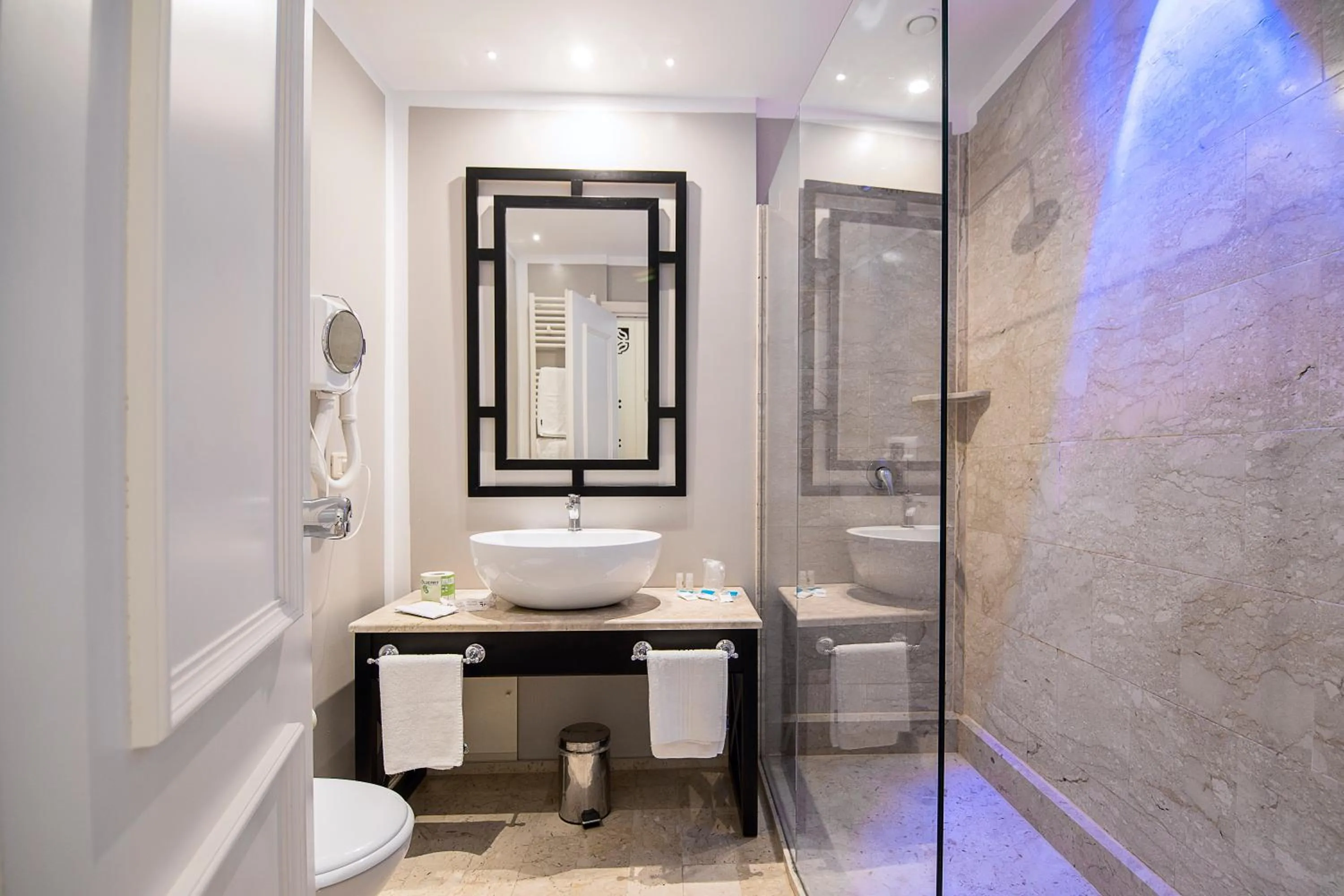 Bathroom in Hotel Baglio Basile