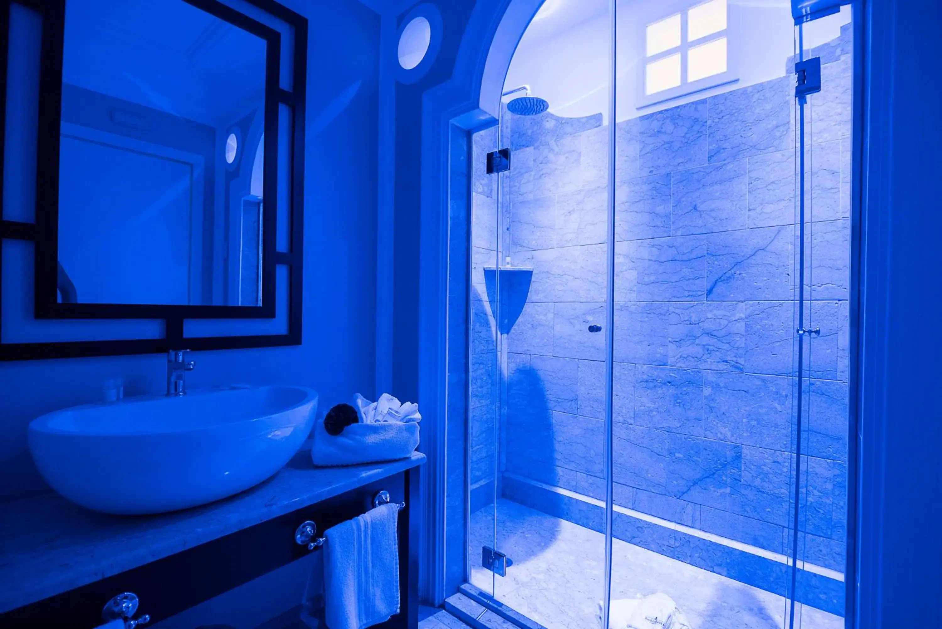 Bathroom in Baglio Basile - CDSHotels Bathroom in Baglio Basile - CDSHotels