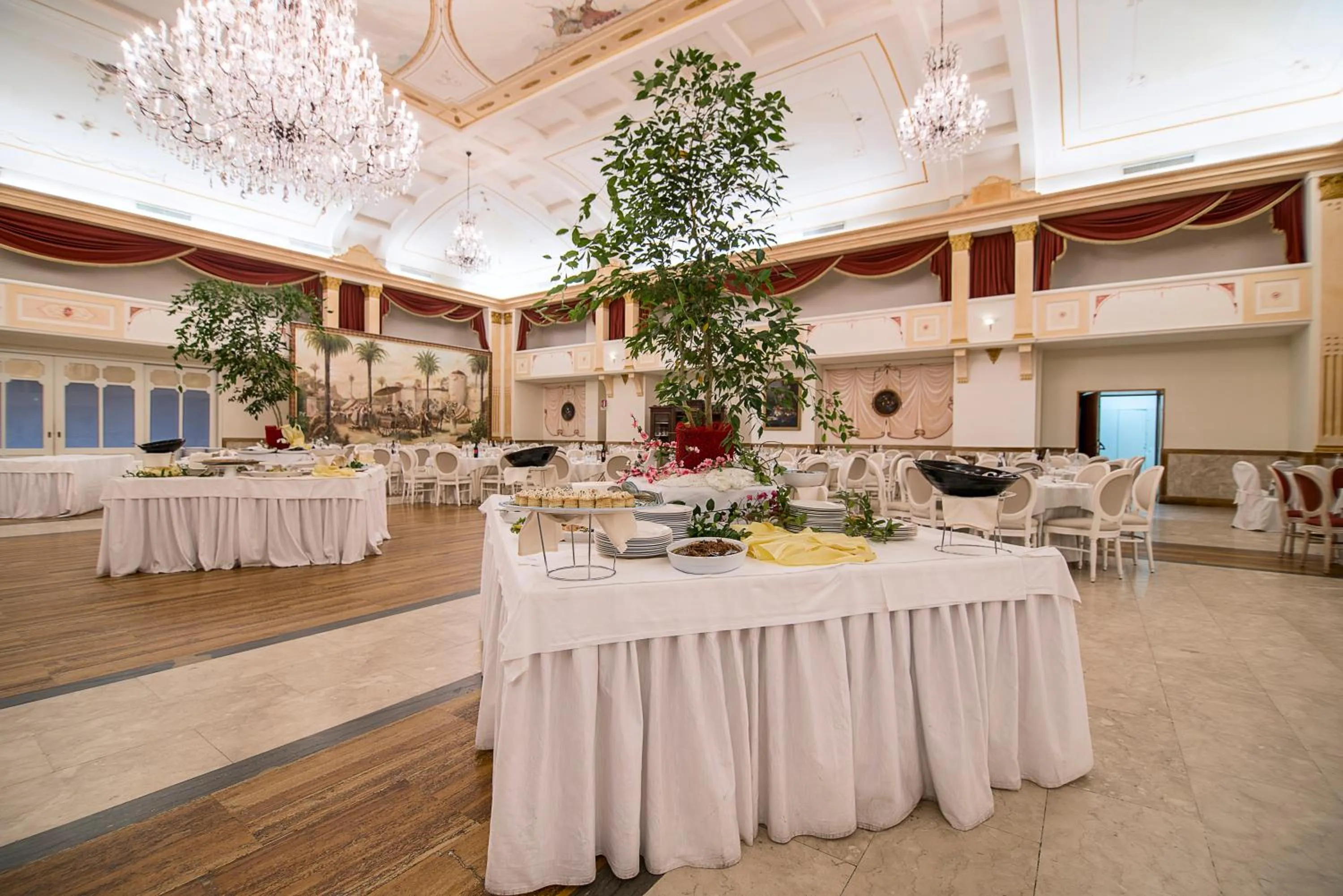 Restaurant/places to eat in Hotel Baglio Basile