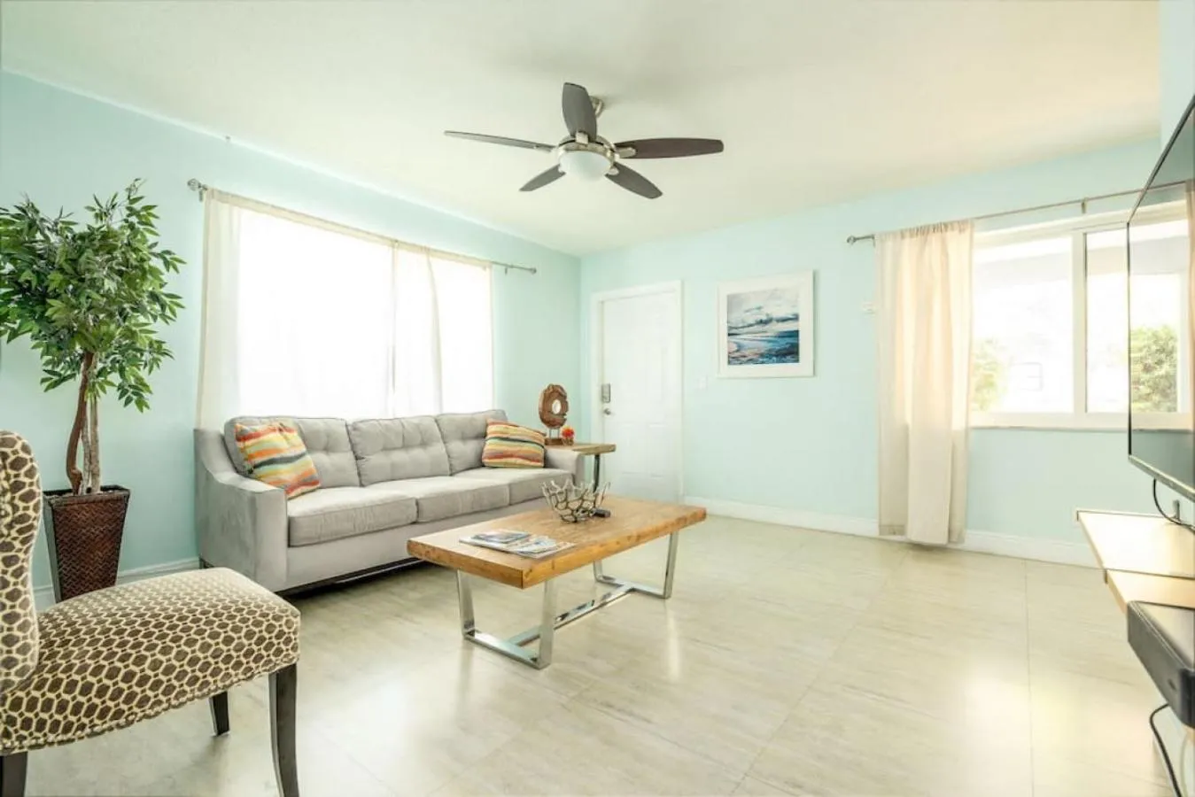 Living room in Steps to Sand and Sea 1