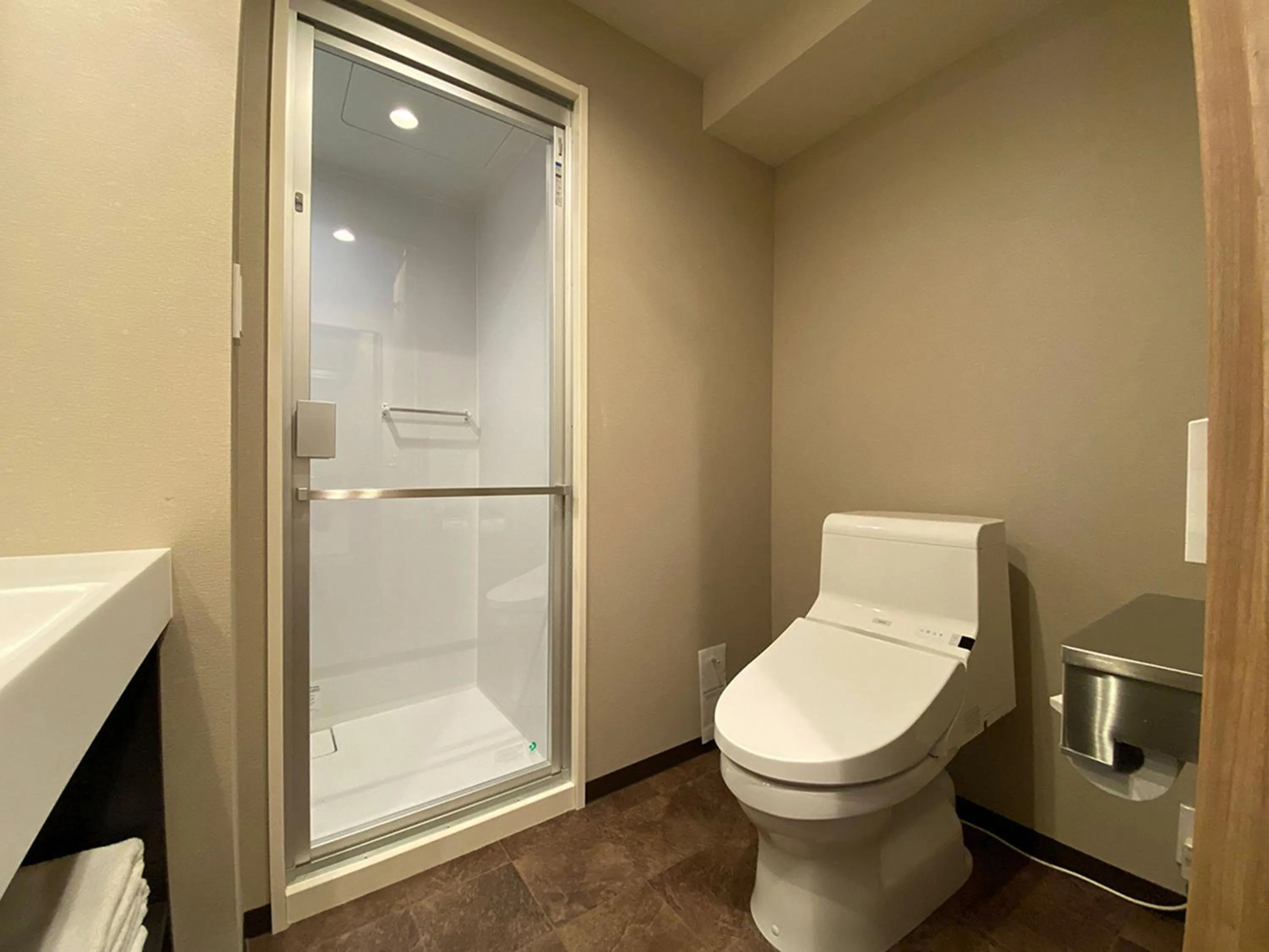 Toilet in CHISUN PREMIUM Kyoto Kujo