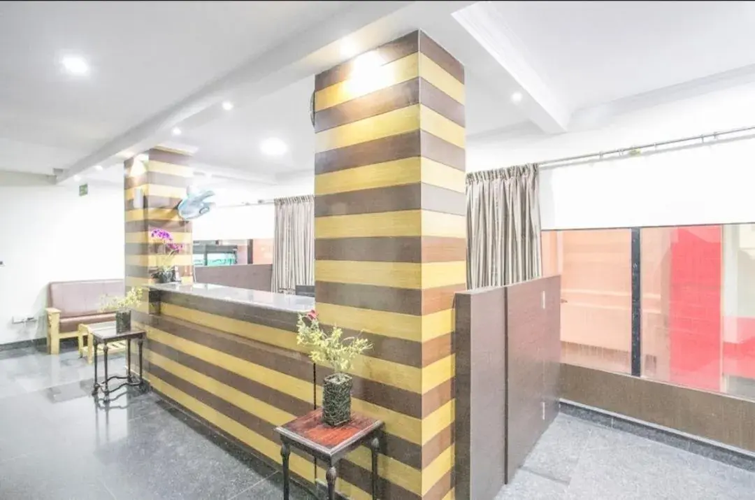 WesternSuites Hotel / Spa WesternSuites Hotel / Spa