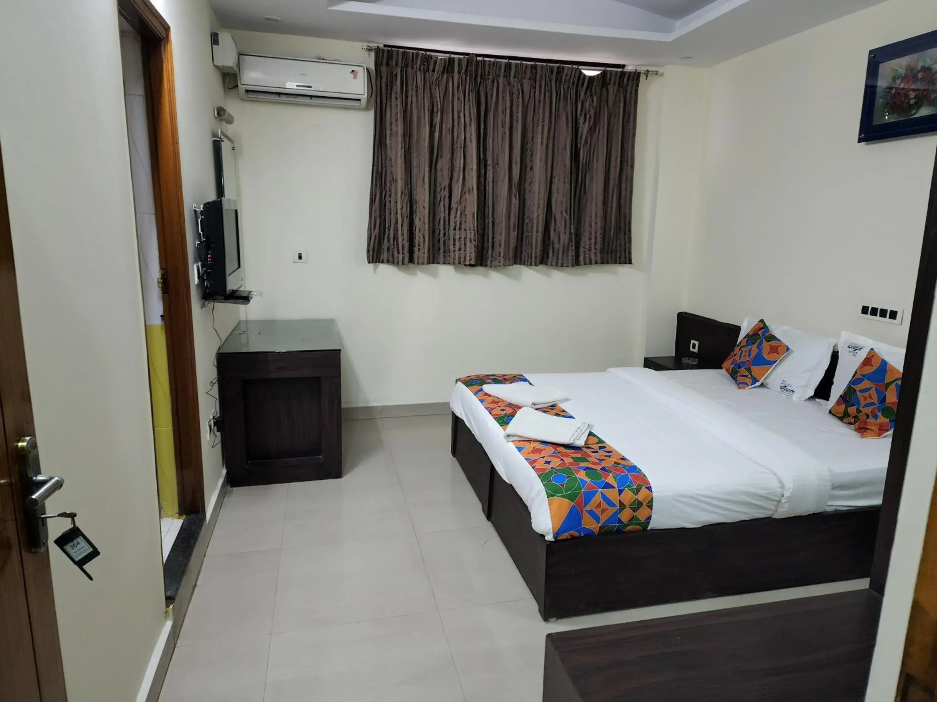 Bedroom, Bed in WesternSuites Hotel / Spa Bedroom, Bed in WesternSuites Hotel / Spa