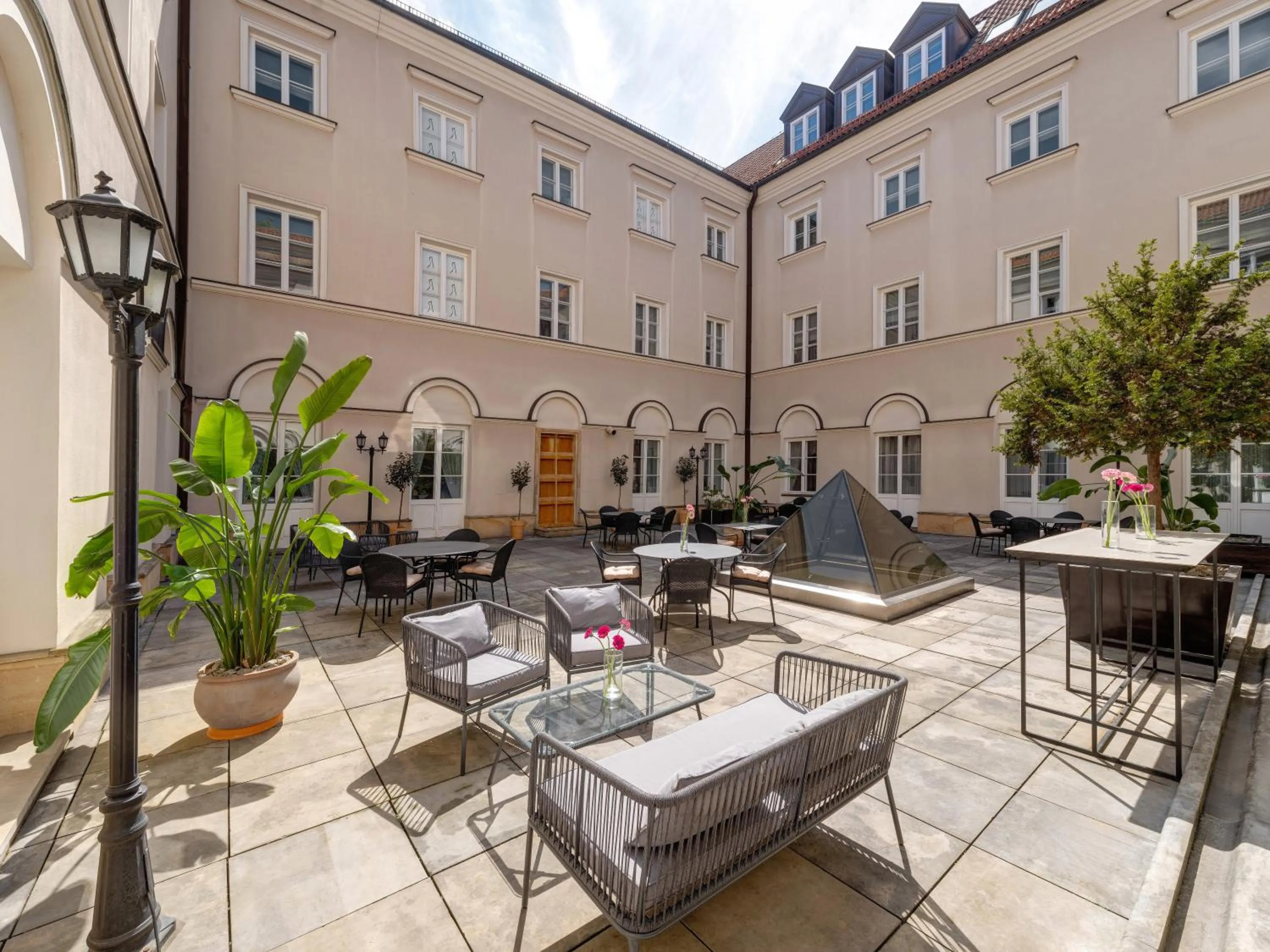 Patio in Mamaison Le Regina Boutique Hotel