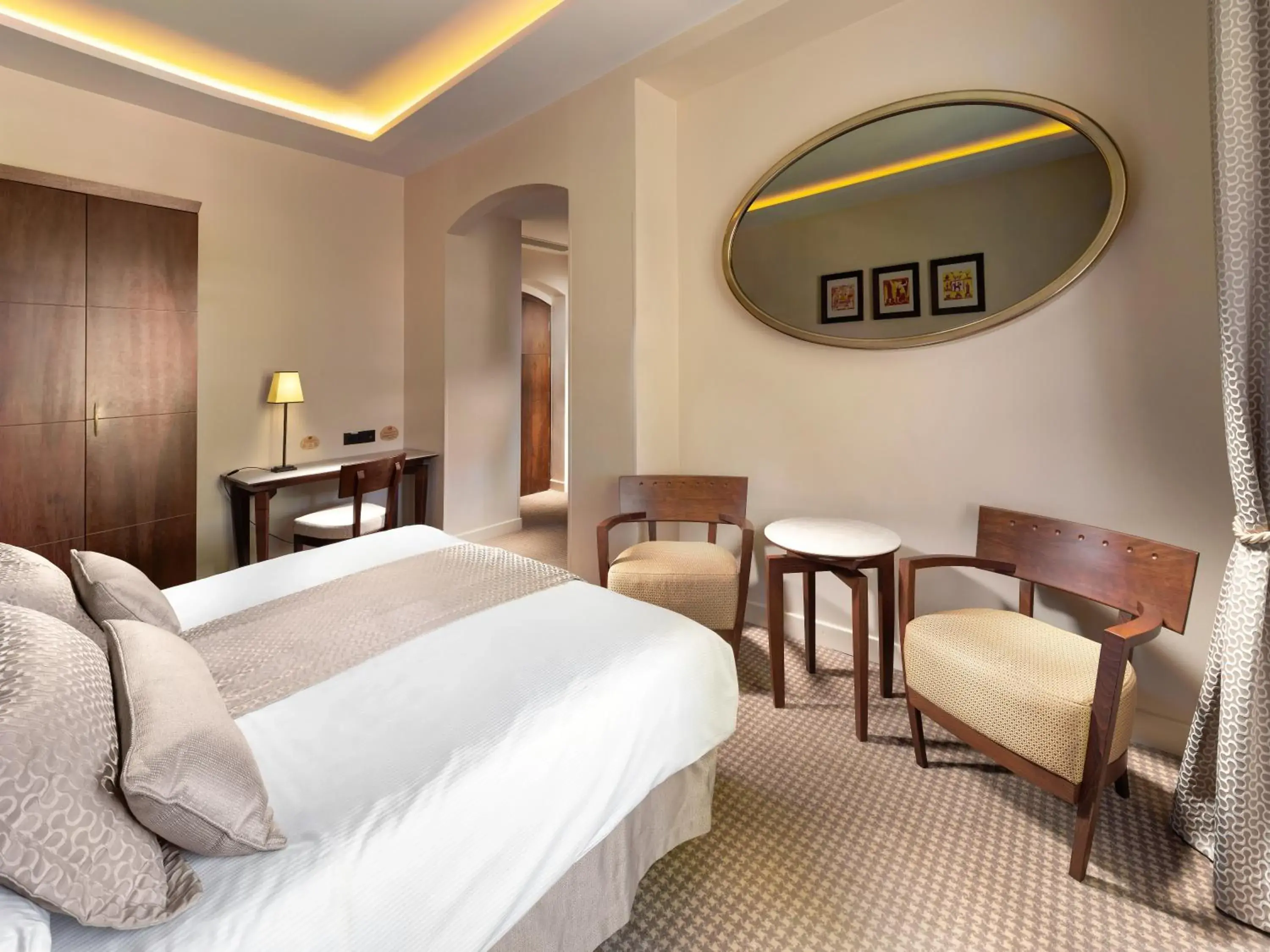 Bed in Mamaison Le Regina Boutique Hotel Bed in Mamaison Le Regina Boutique Hotel