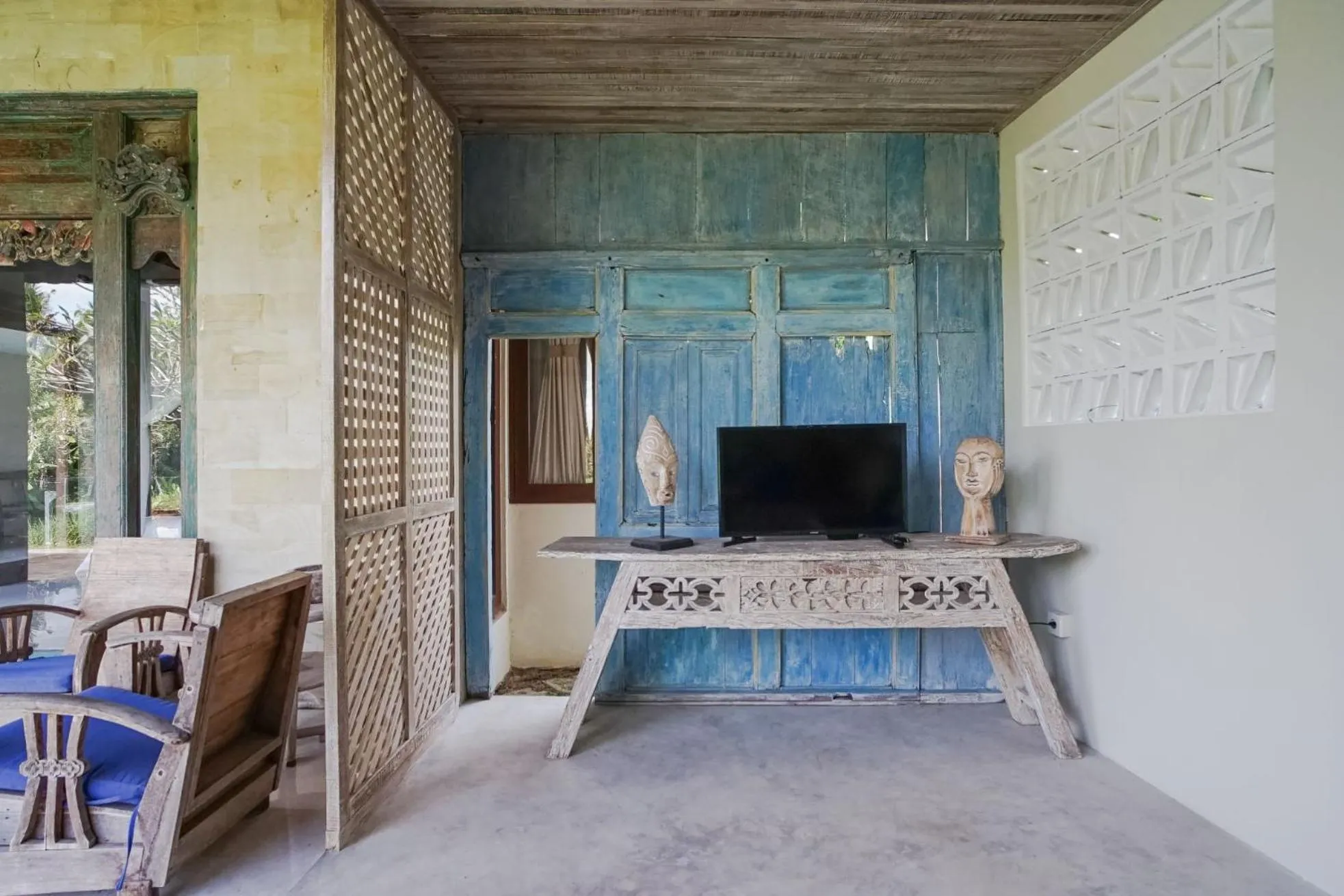 Evening entertainment in Nayaka Living Ubud