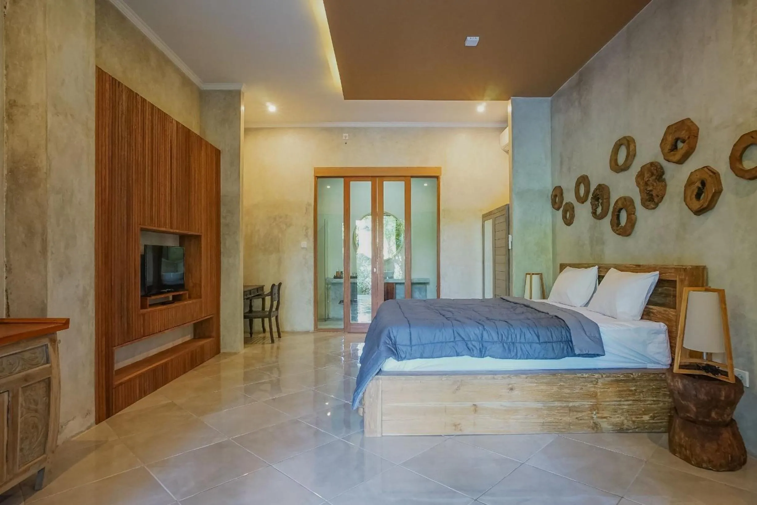 Photo of the whole room, Bed in Nayaka Living Ubud