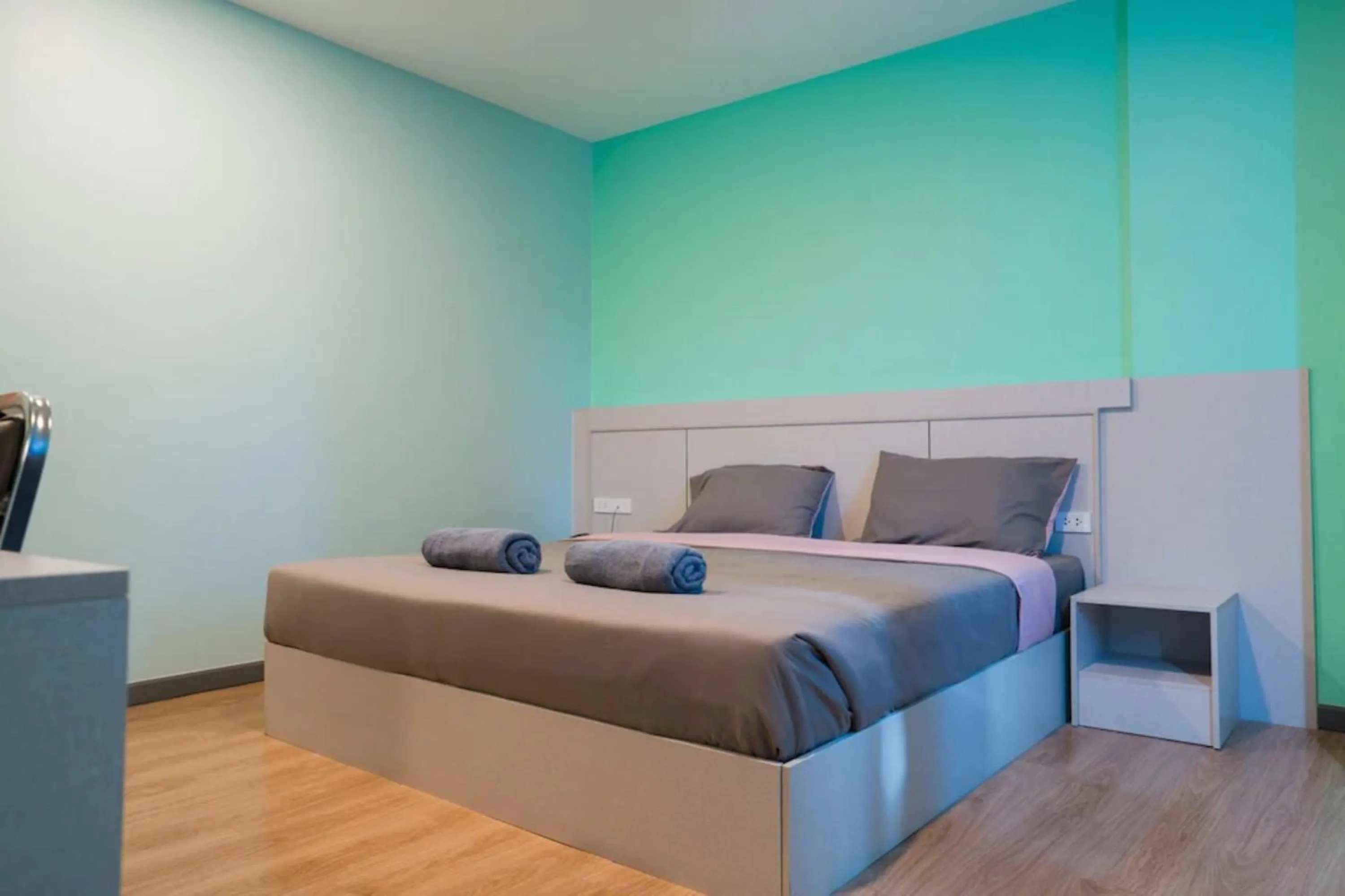 Photo of the whole room, Bed in Sritrang Residence