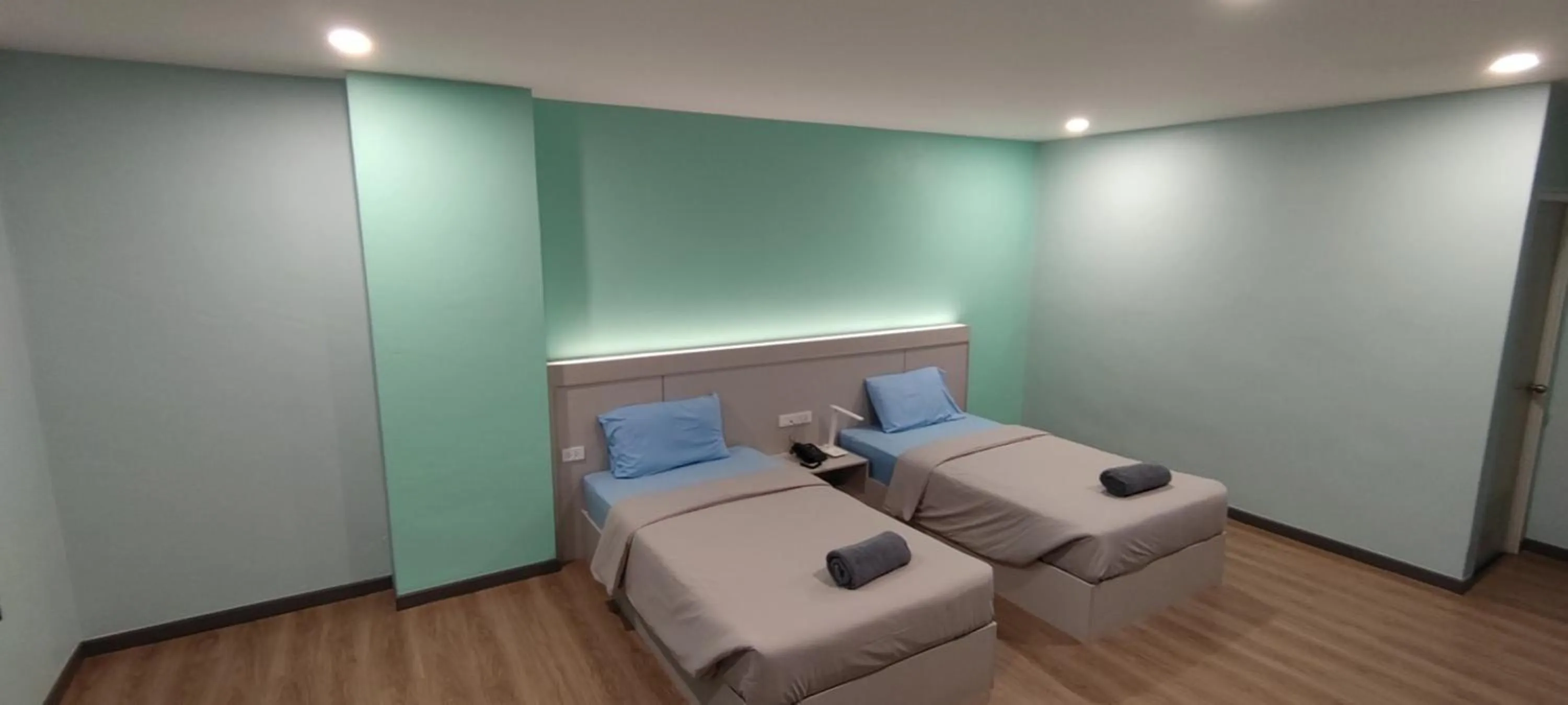 Photo of the whole room, Bed in Sritrang Residence