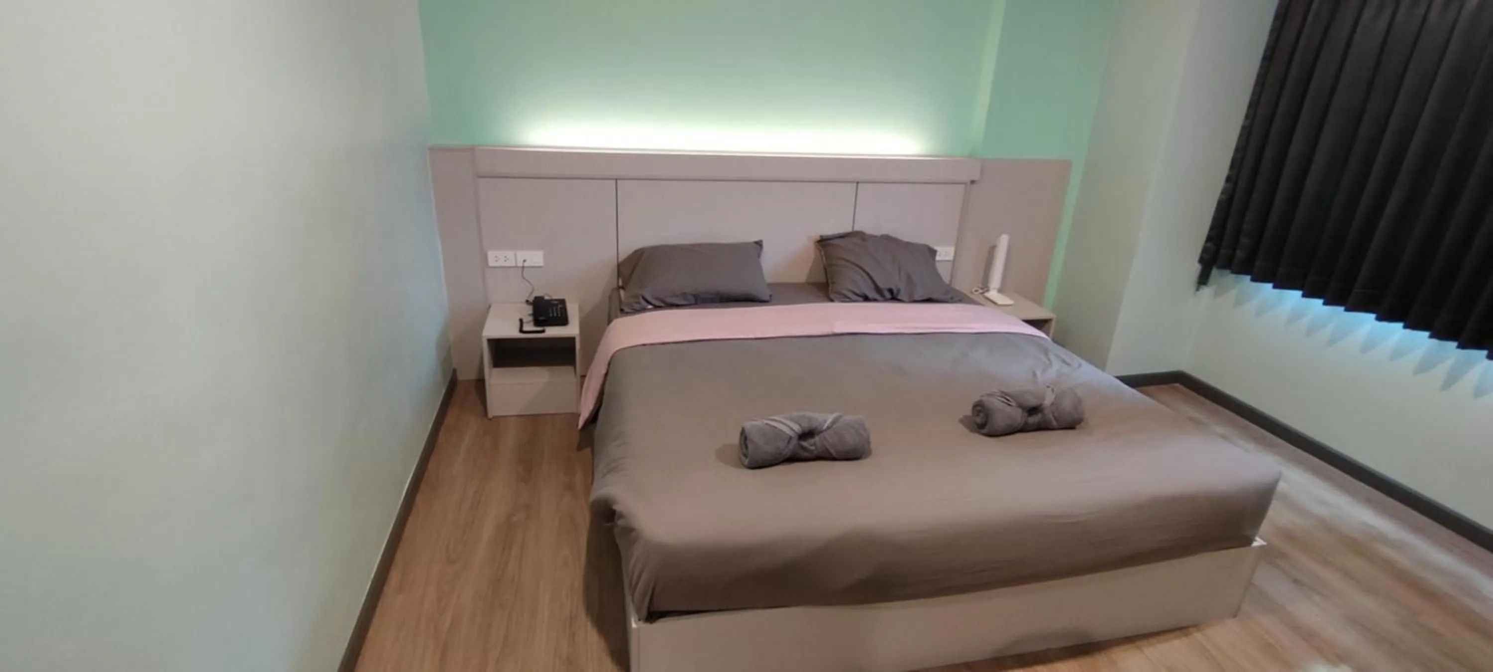 Photo of the whole room, Bed in Sritrang Residence