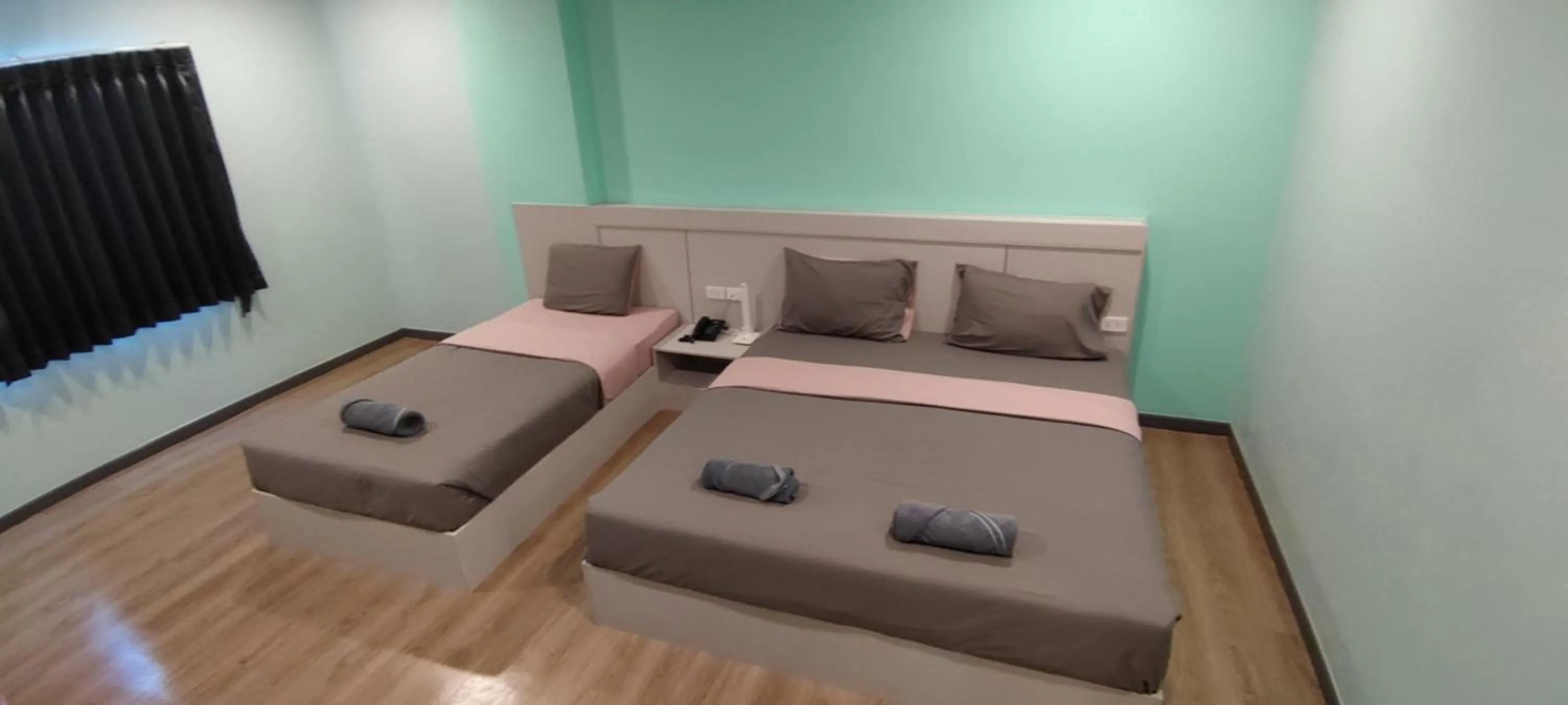 Photo of the whole room, Bed in Sritrang Residence