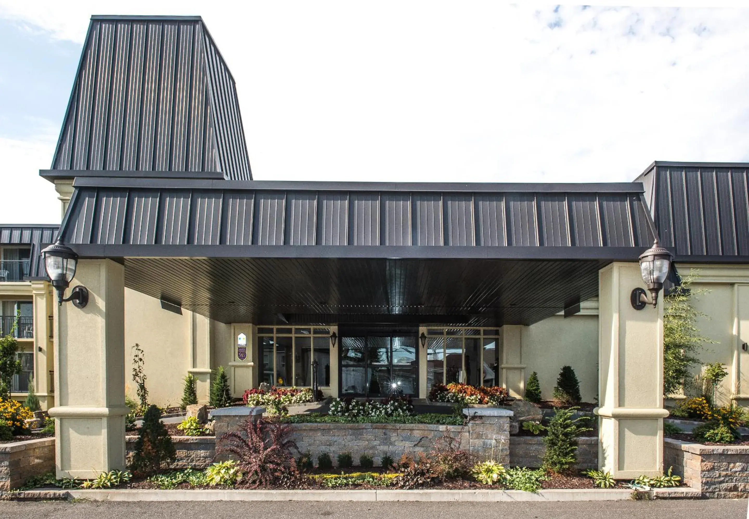 Property building in Hotel de la Rive Property building in Hotel de la Rive