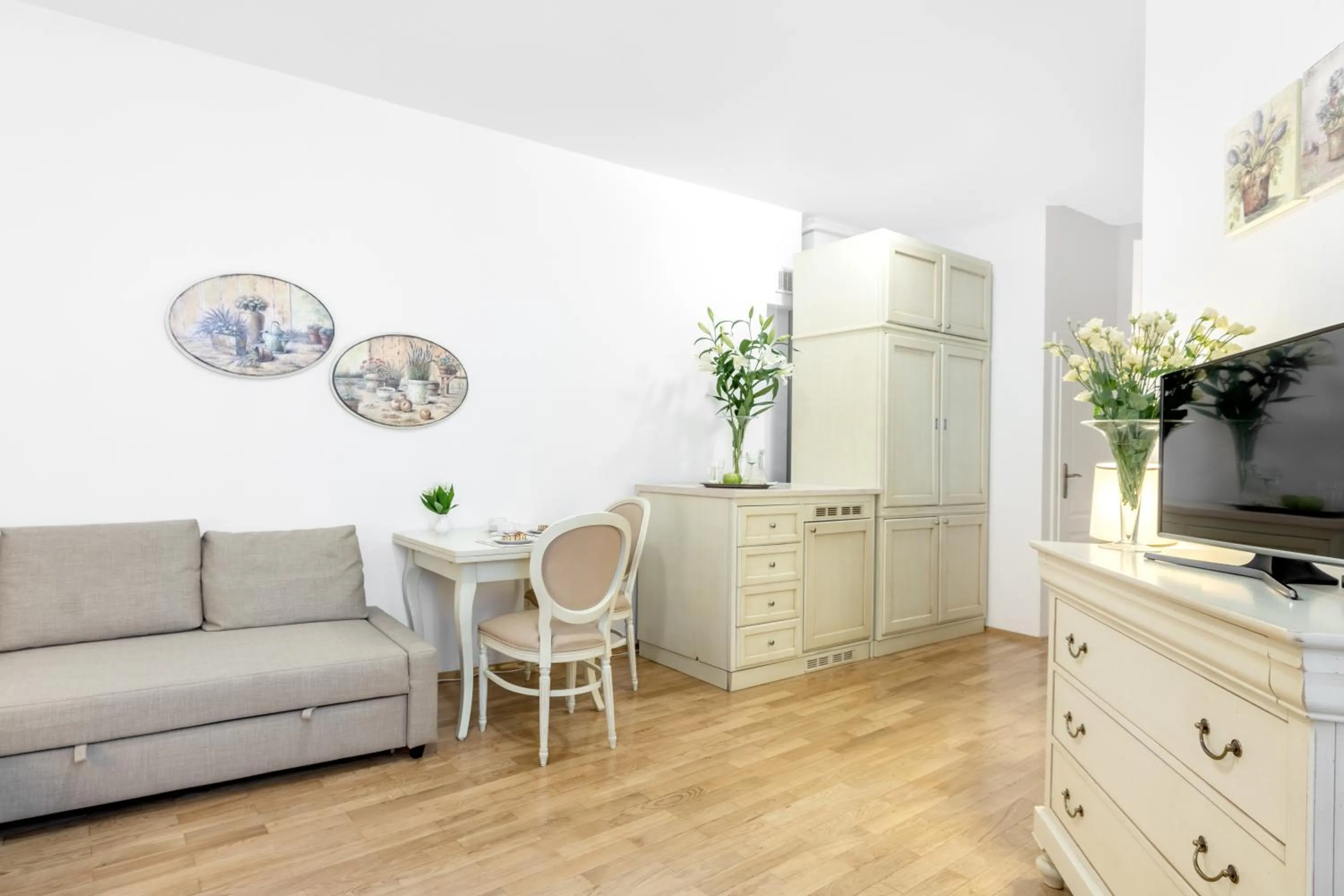 Bed in Residence St. Andrew's Palace