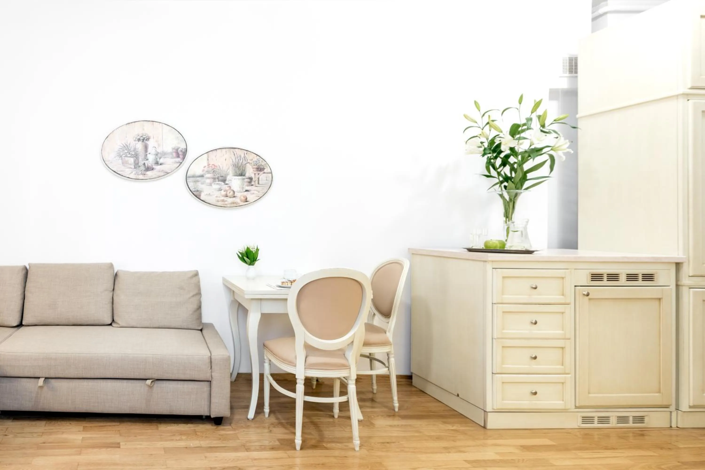 Bed in Residence St. Andrew's Palace