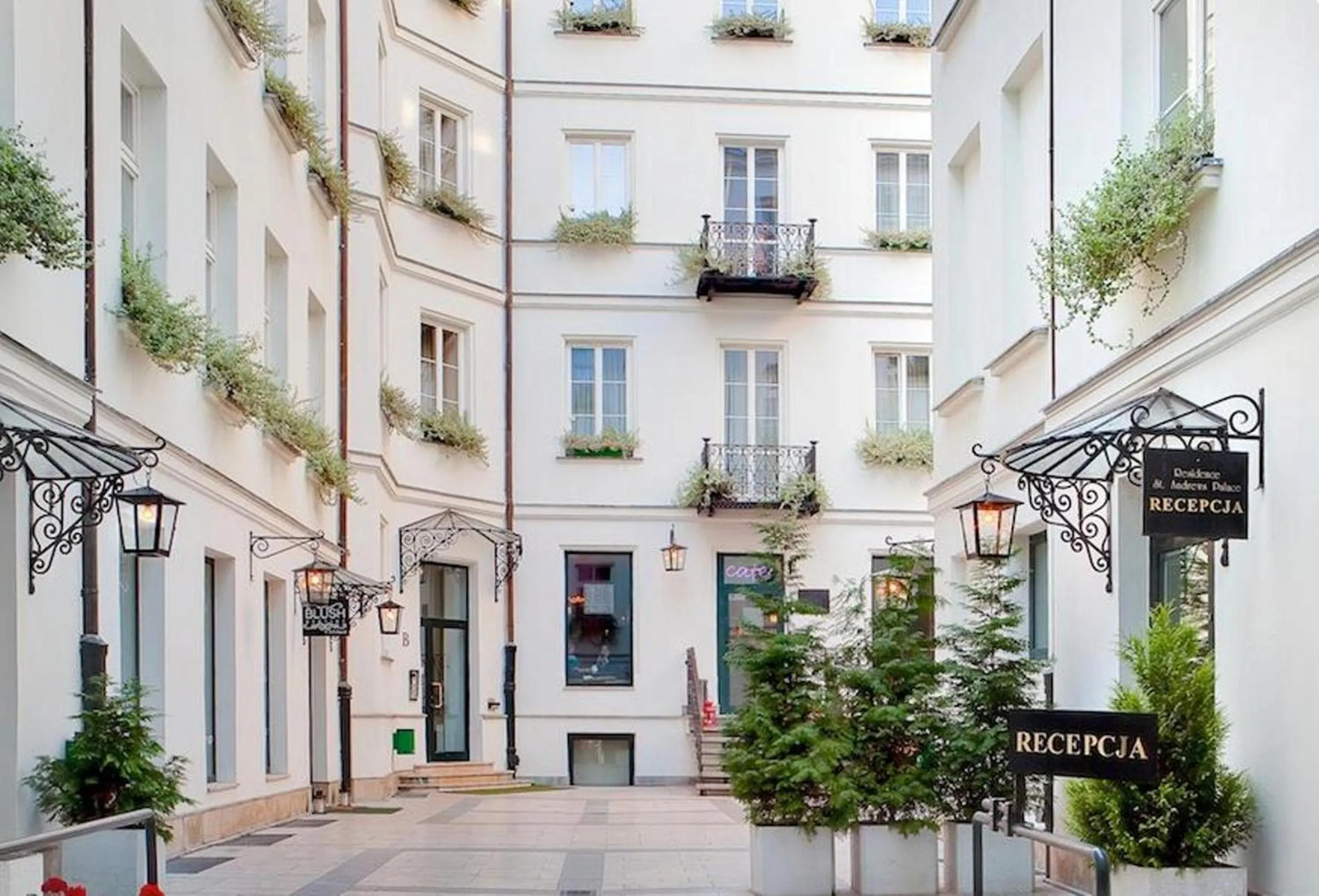 Patio in Residence St. Andrew's Palace