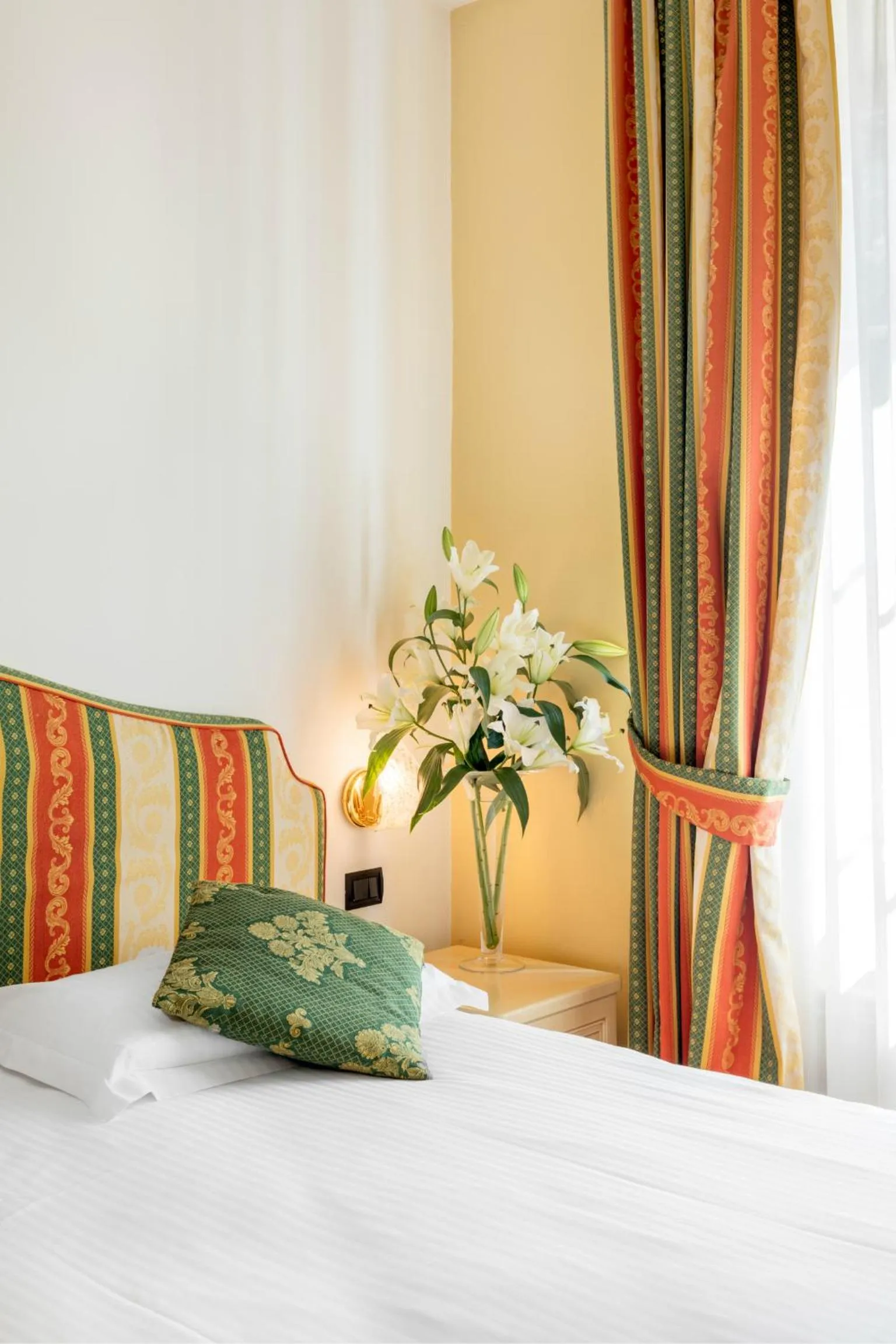 Bed in Residence St. Andrew's Palace