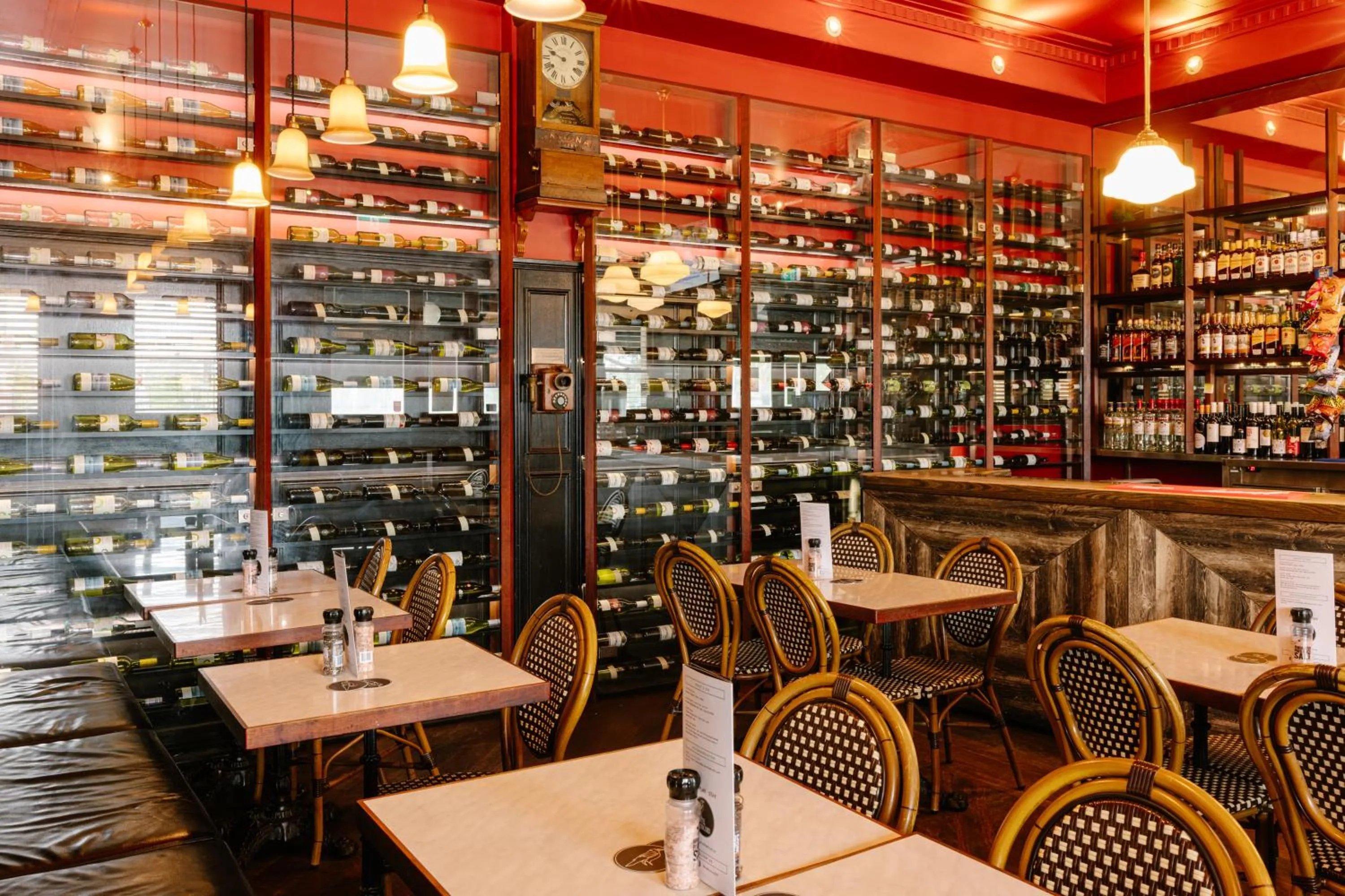 Restaurant/places to eat in Hotel Concord