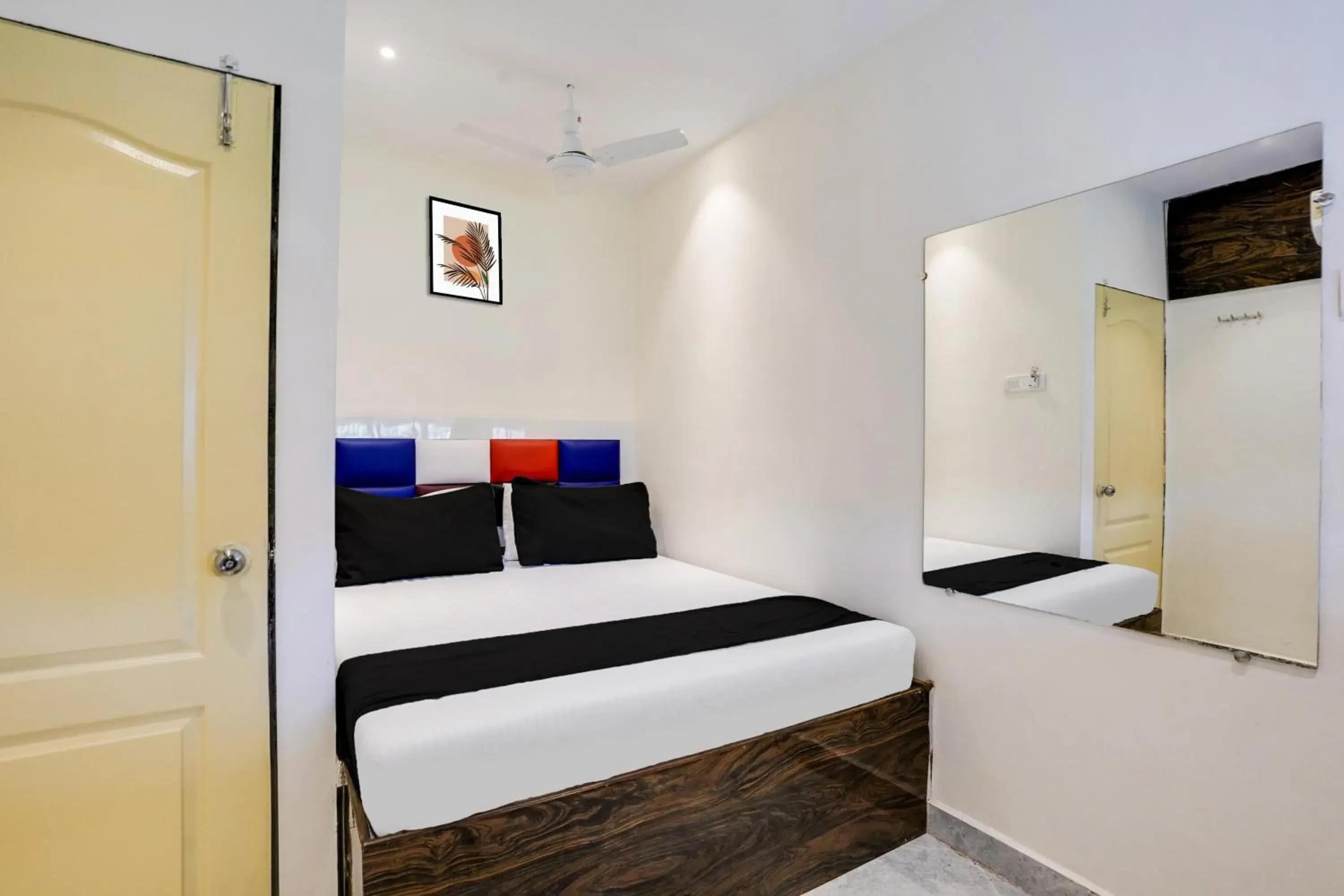 Bedroom, Bed in Hotel Orange Residency Bedroom, Bed in Hotel Orange Residency