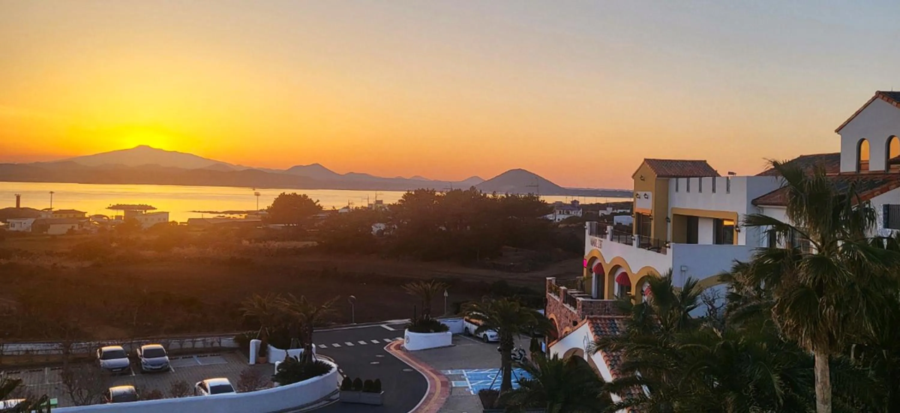 Property building in Hundert Hills