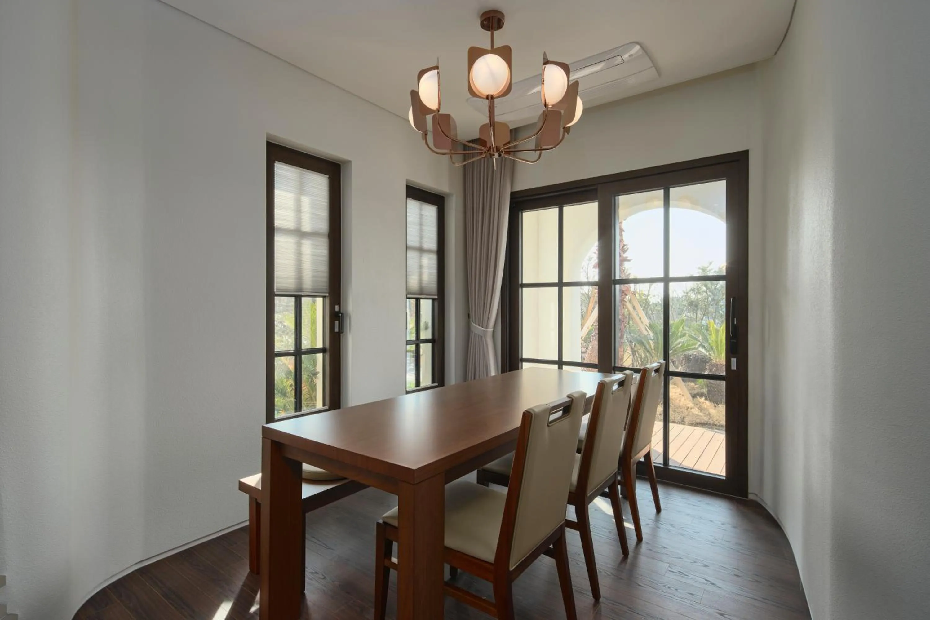 Dining area in Hundert Hills