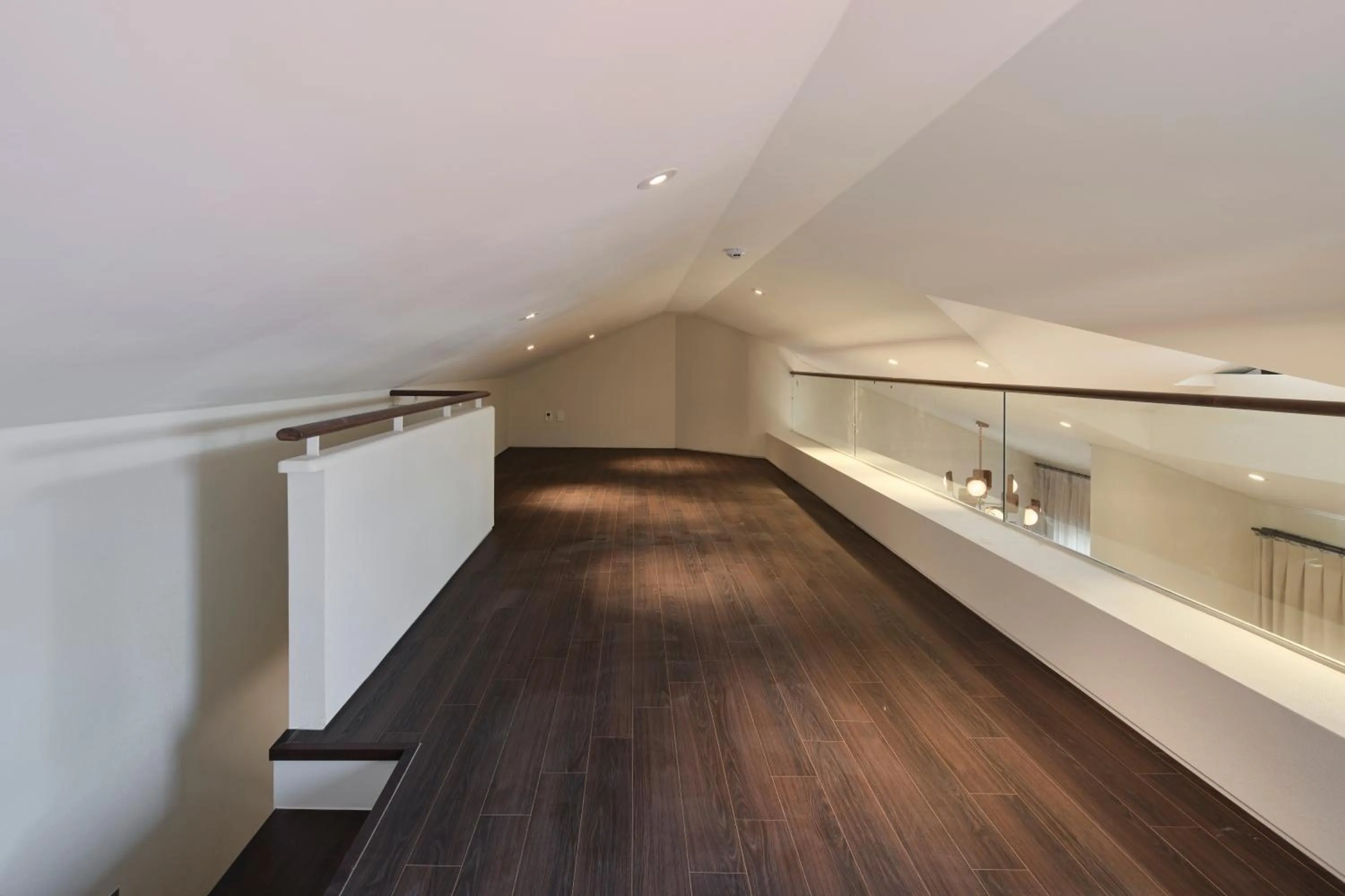 Area and facilities in Hundert Hills