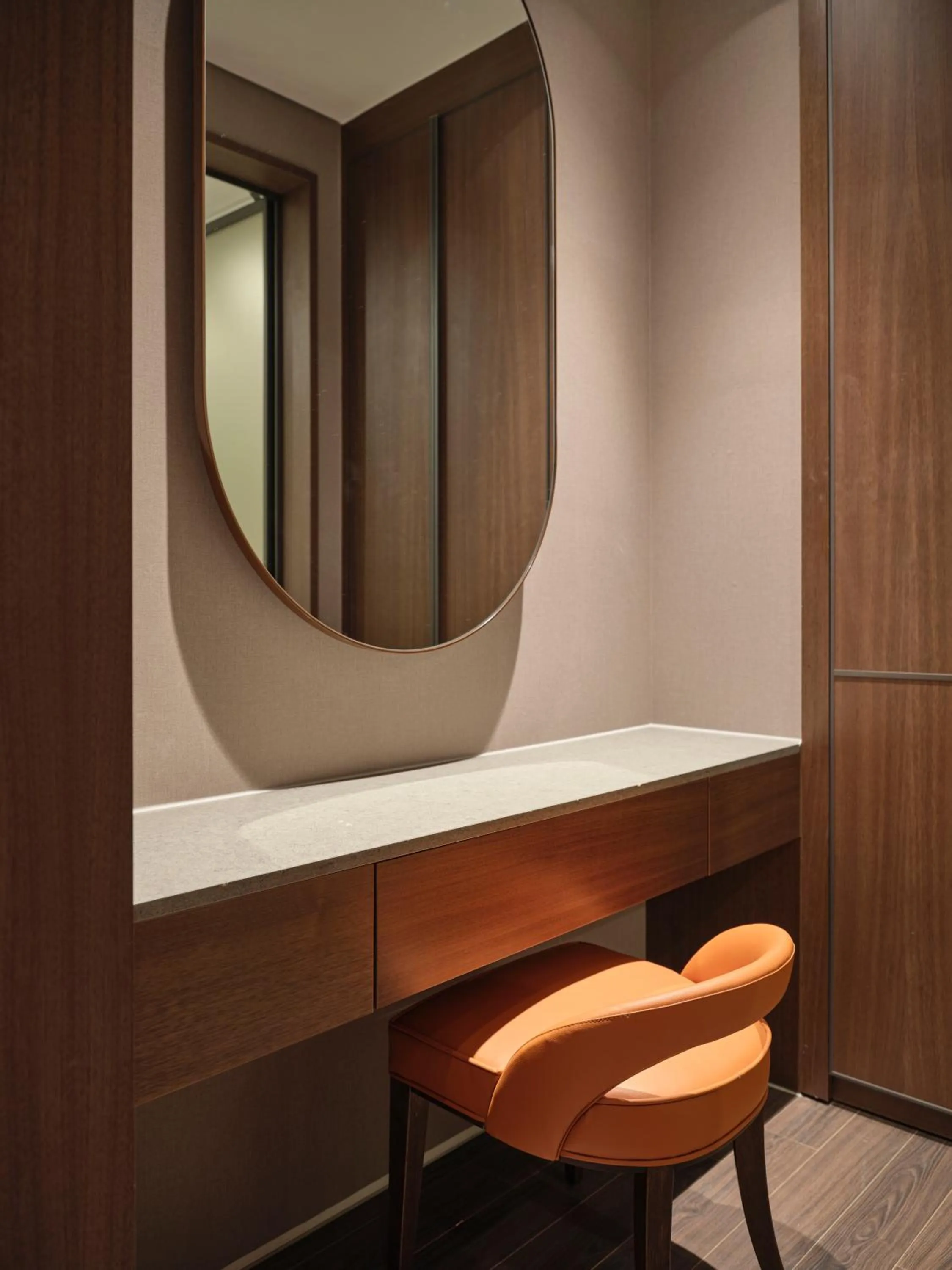 hair dresser in Hundert Hills