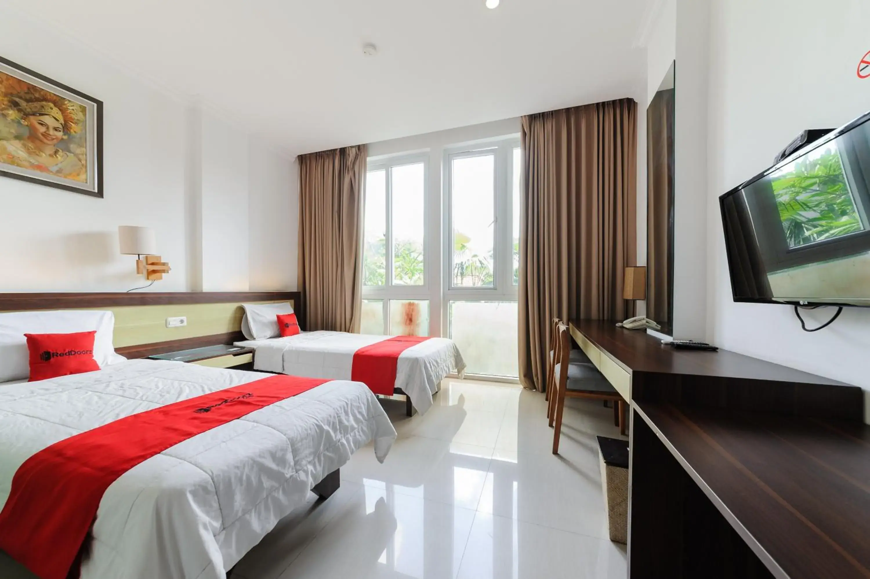 Deluxe Twin Room in RedDoorz at Bali Kepundung Denpasar Deluxe Twin Room in RedDoorz at Bali Kepundung Denpasar