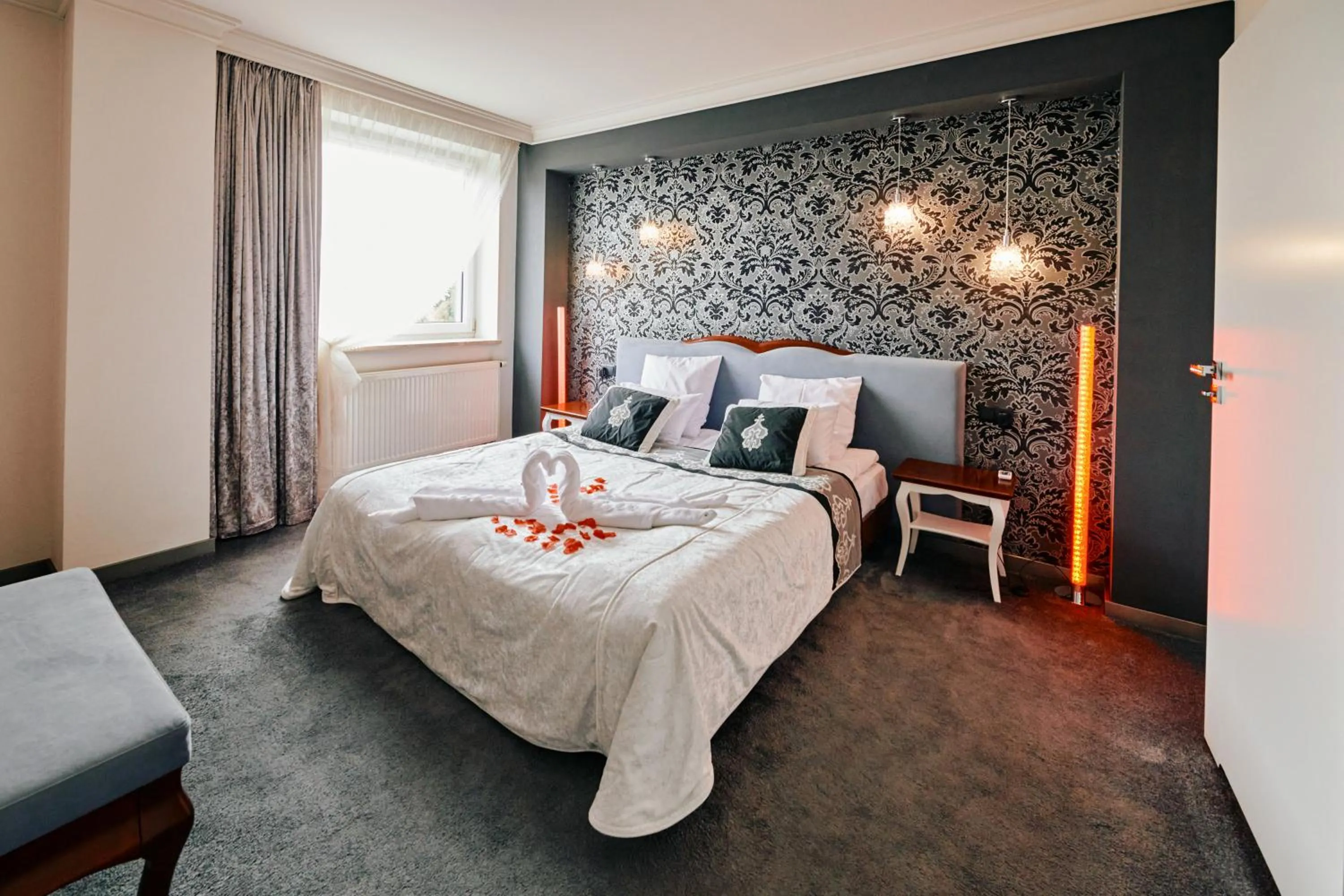 Bed in Biały Dom Henlex Hotel Restauracja