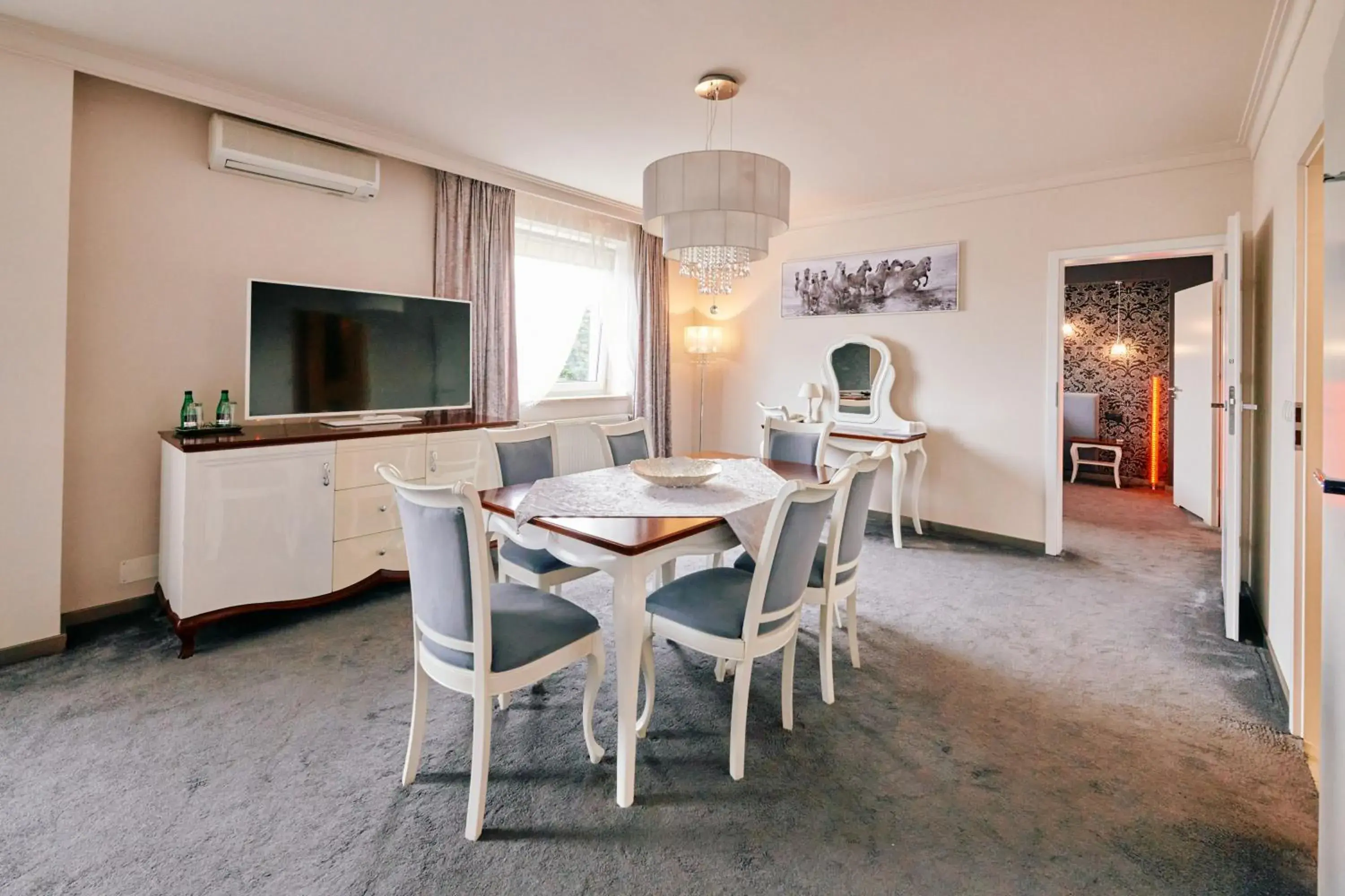 Two-Room Suite in Biały Dom Henlex Hotel Restauracja Two-Room Suite in Biały Dom Henlex Hotel Restauracja