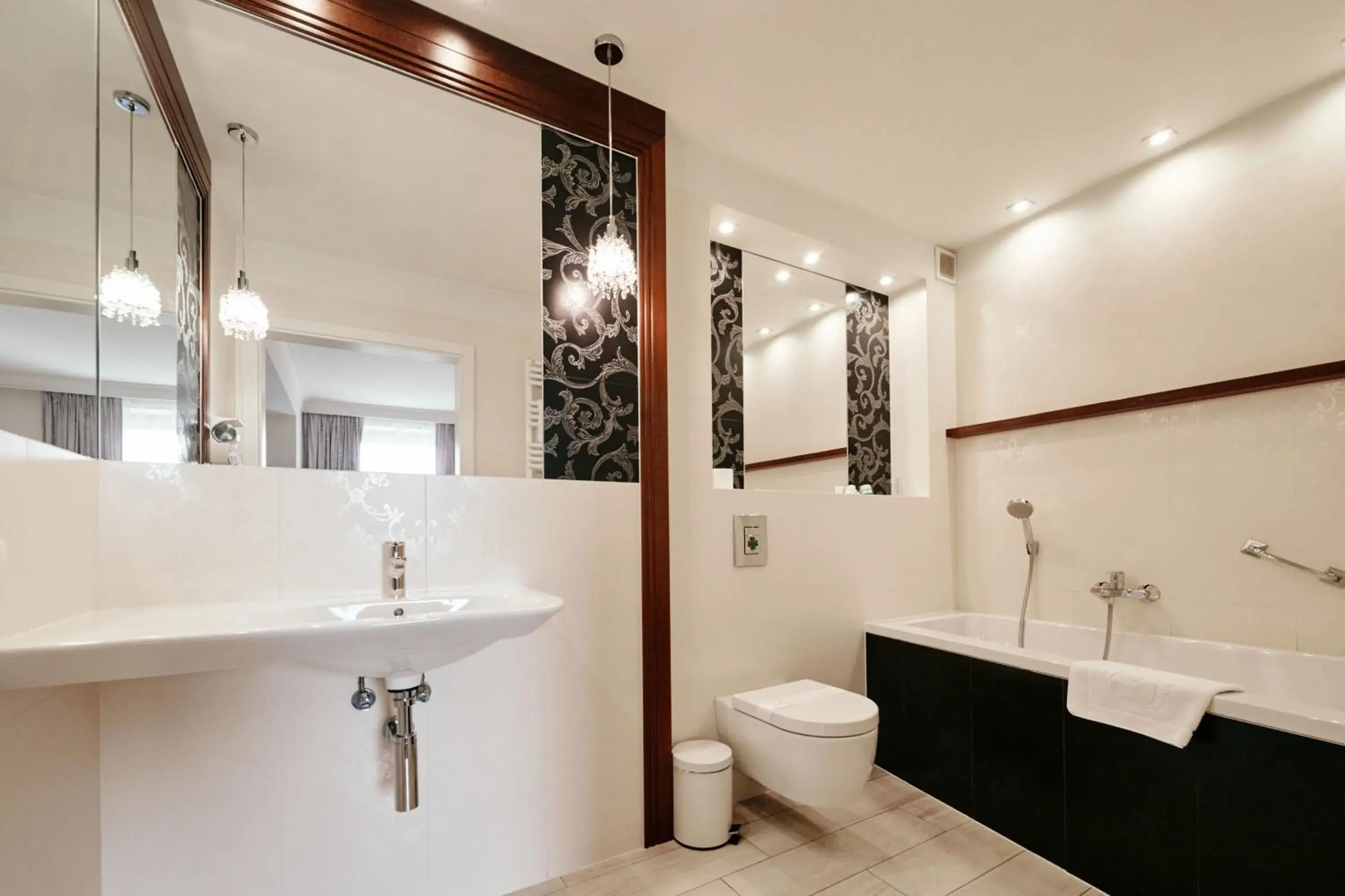 One-Room Suite in Biały Dom Henlex Hotel Restauracja One-Room Suite in Biały Dom Henlex Hotel Restauracja