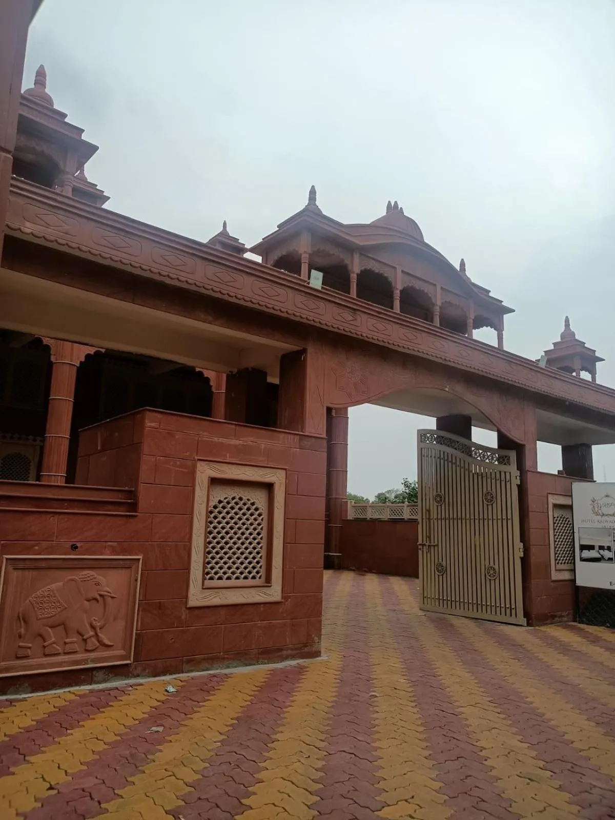Facade/entrance in Hotel Rajwada palace