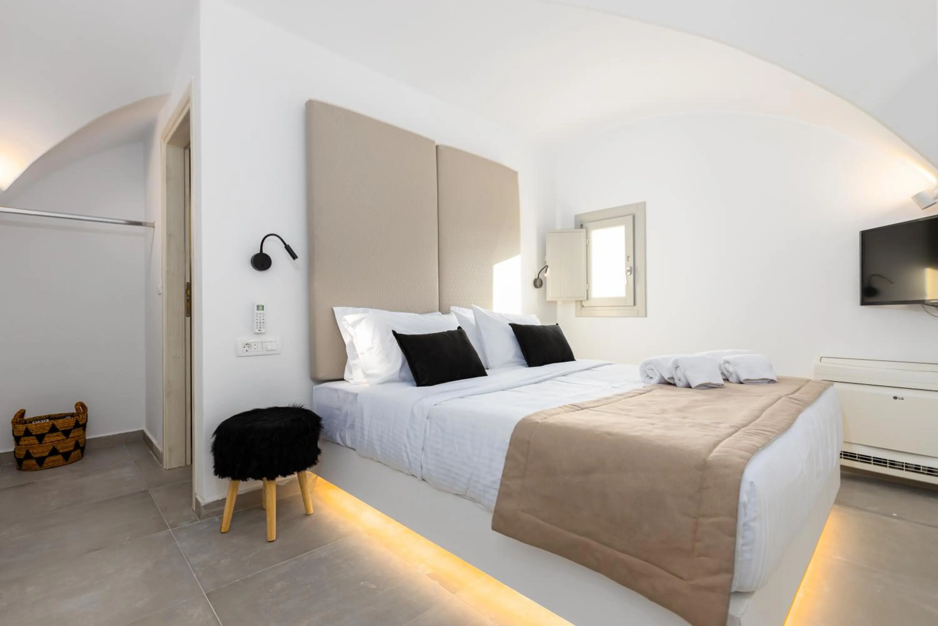 Bed in SERAPIAS SUITES